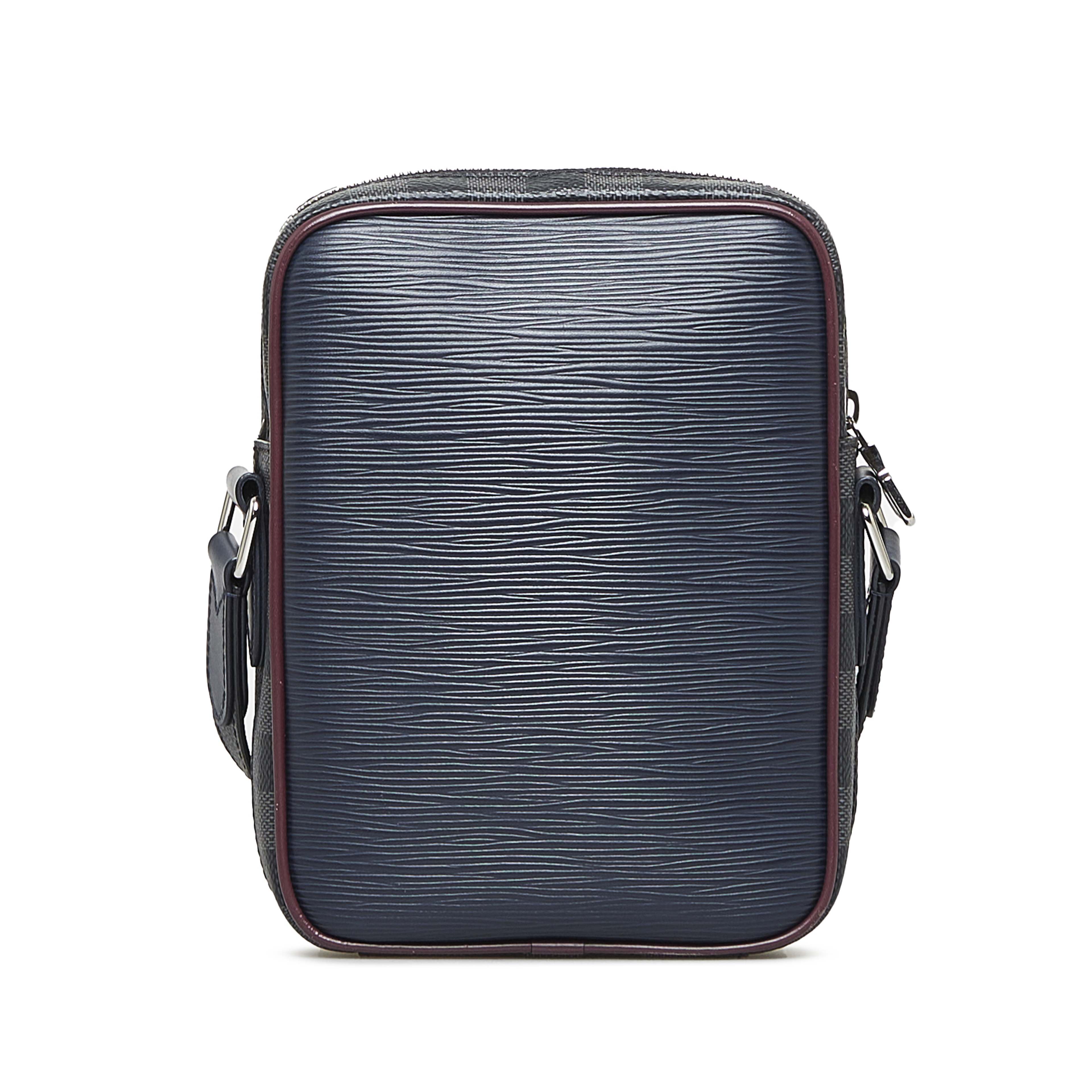 Louis Vuitton Epi Damier Graphite Danube Slim, från Luxclusif, i färgen black. Klicka för att öppna bilden i stort format