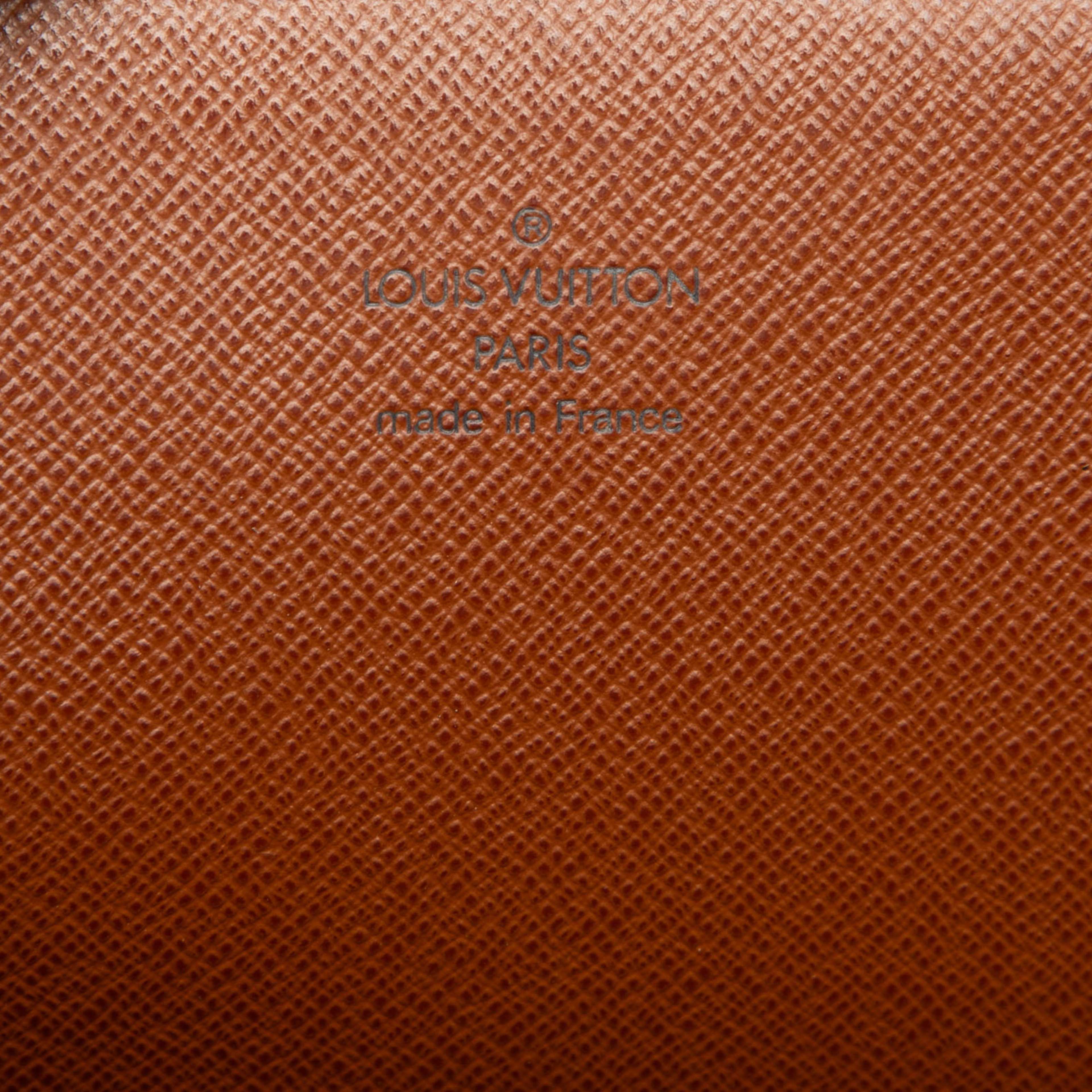 Louis Vuitton Monogram Poche Documents Portfolio, från Luxclusif, i färgen brown. Klicka för att öppna bilden i stort format