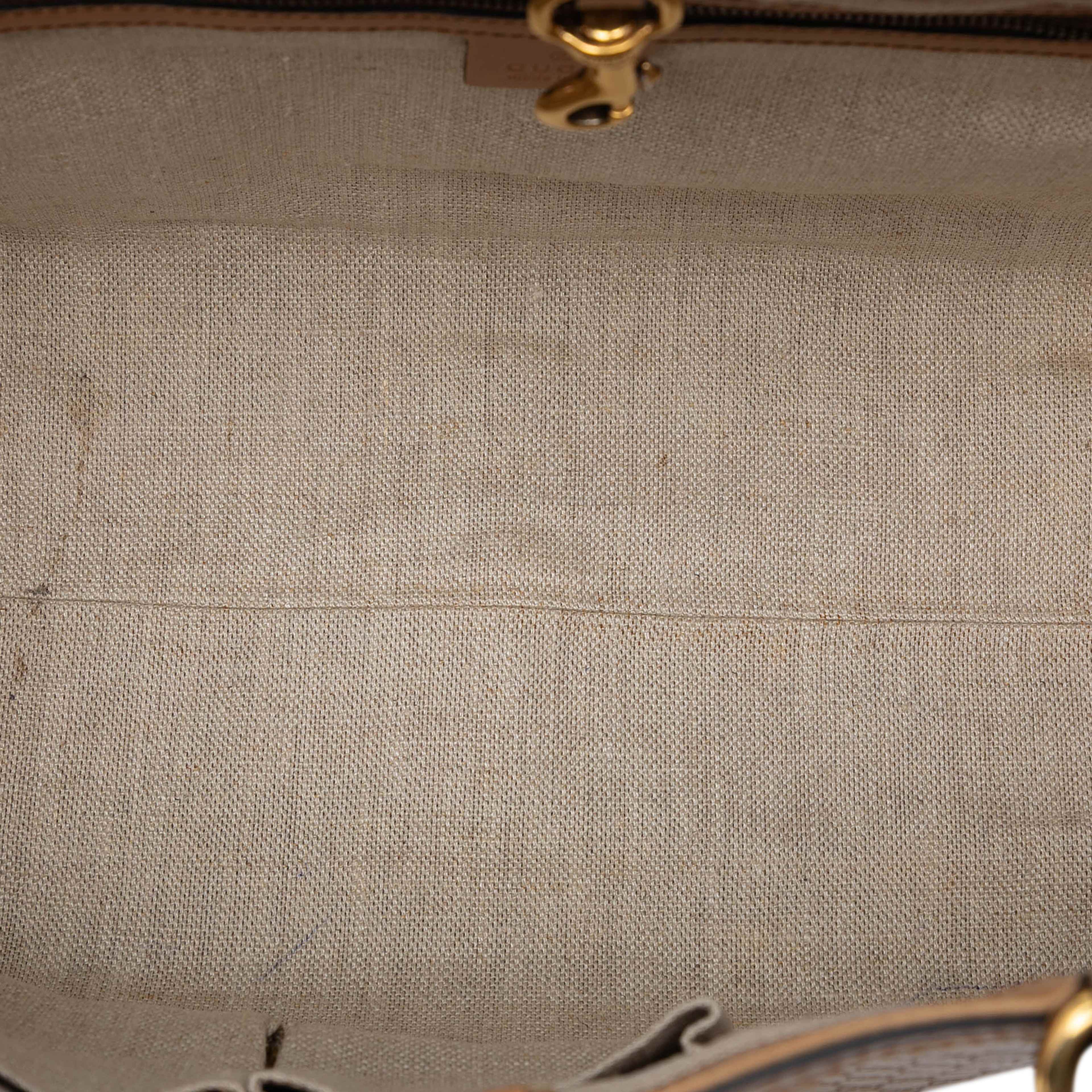 Gucci Microguccissima Brogue Duilio Tote, från Luxclusif, i färgen camel. Klicka för att öppna bilden i stort format