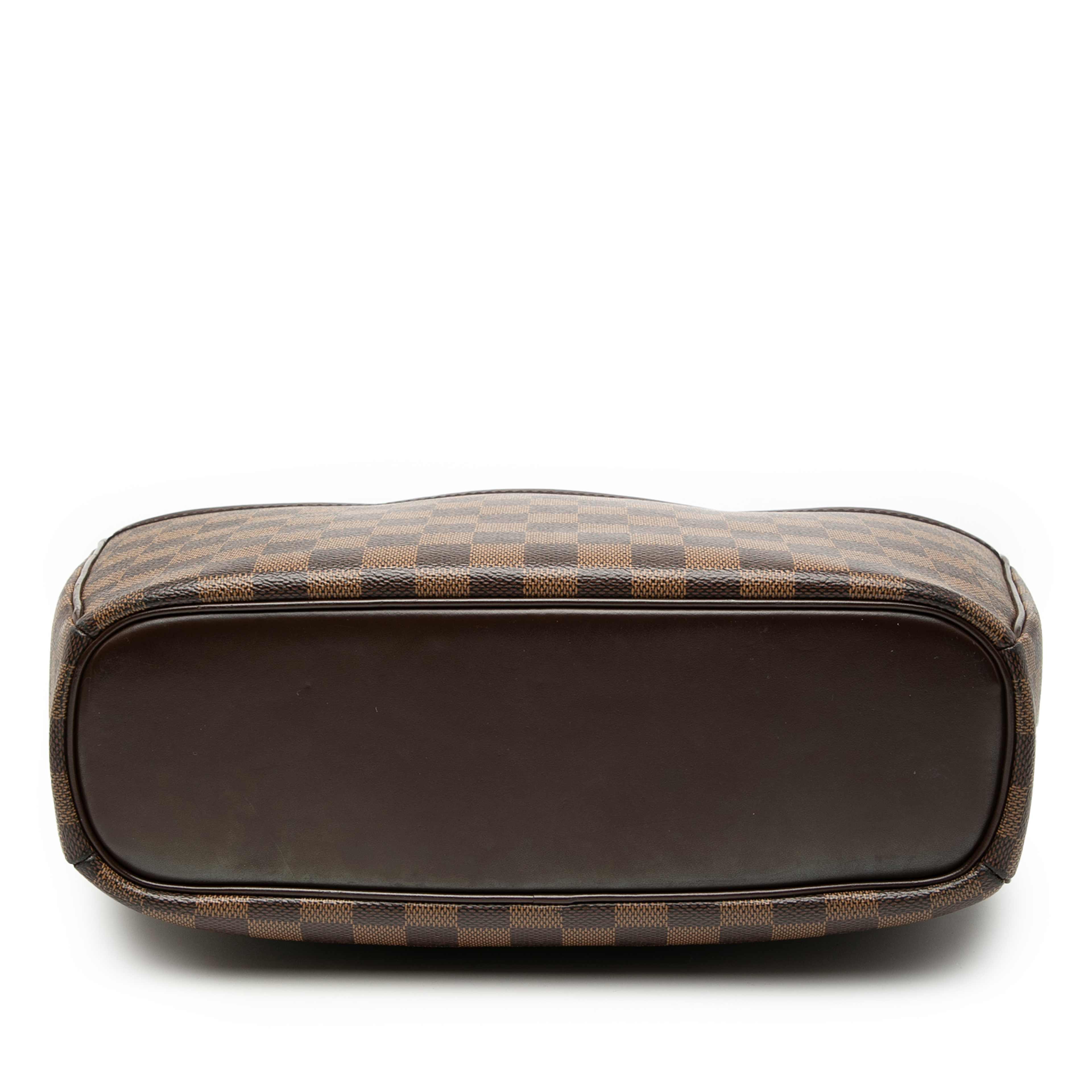 Louis Vuitton Damier Ebene Sarria Horizontal, från Luxclusif, i färgen brun. Klicka för att öppna bilden i stort format