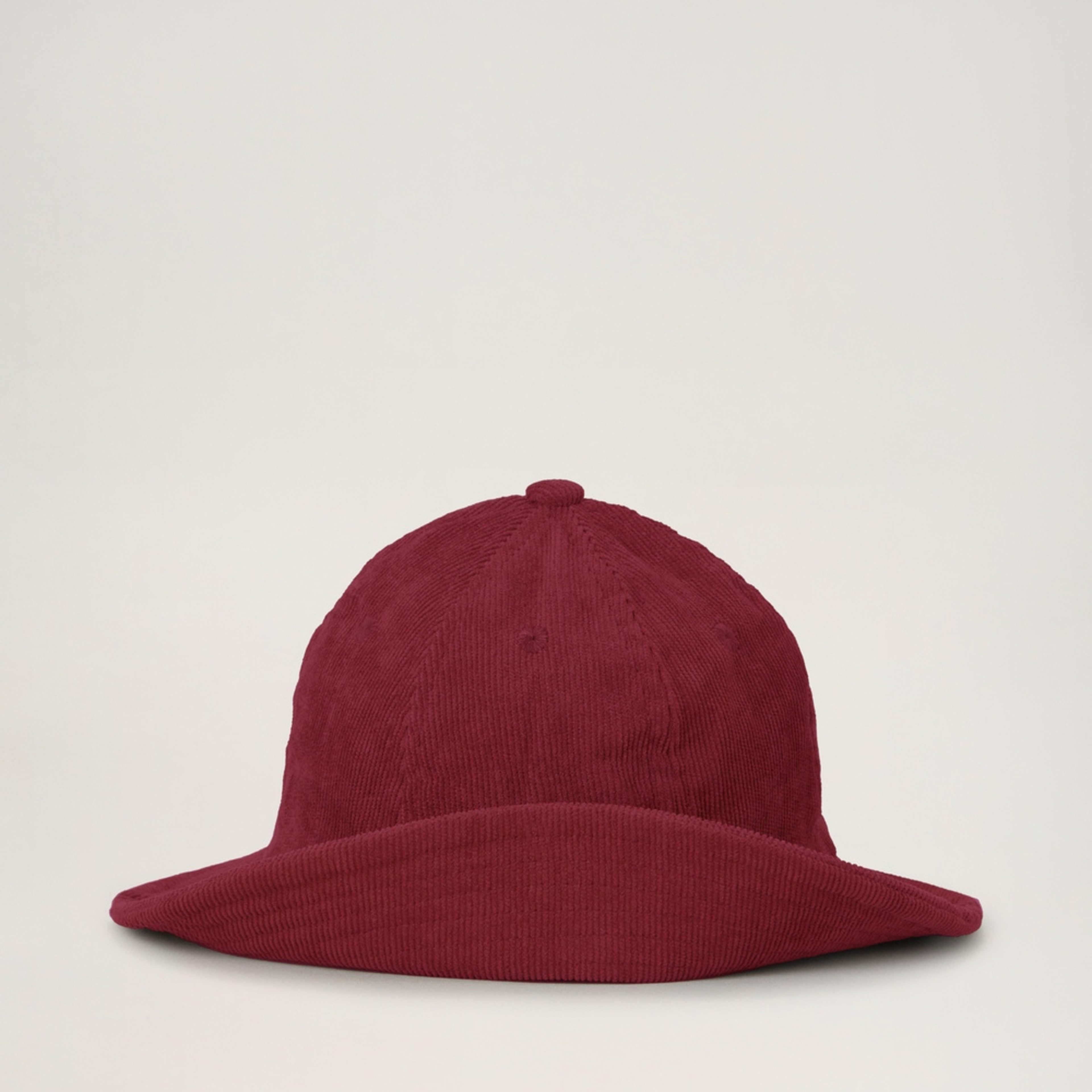 Sylvester Hat, från BabyMocs, i färgen burgundy. Klicka för att öppna bilden i stort format