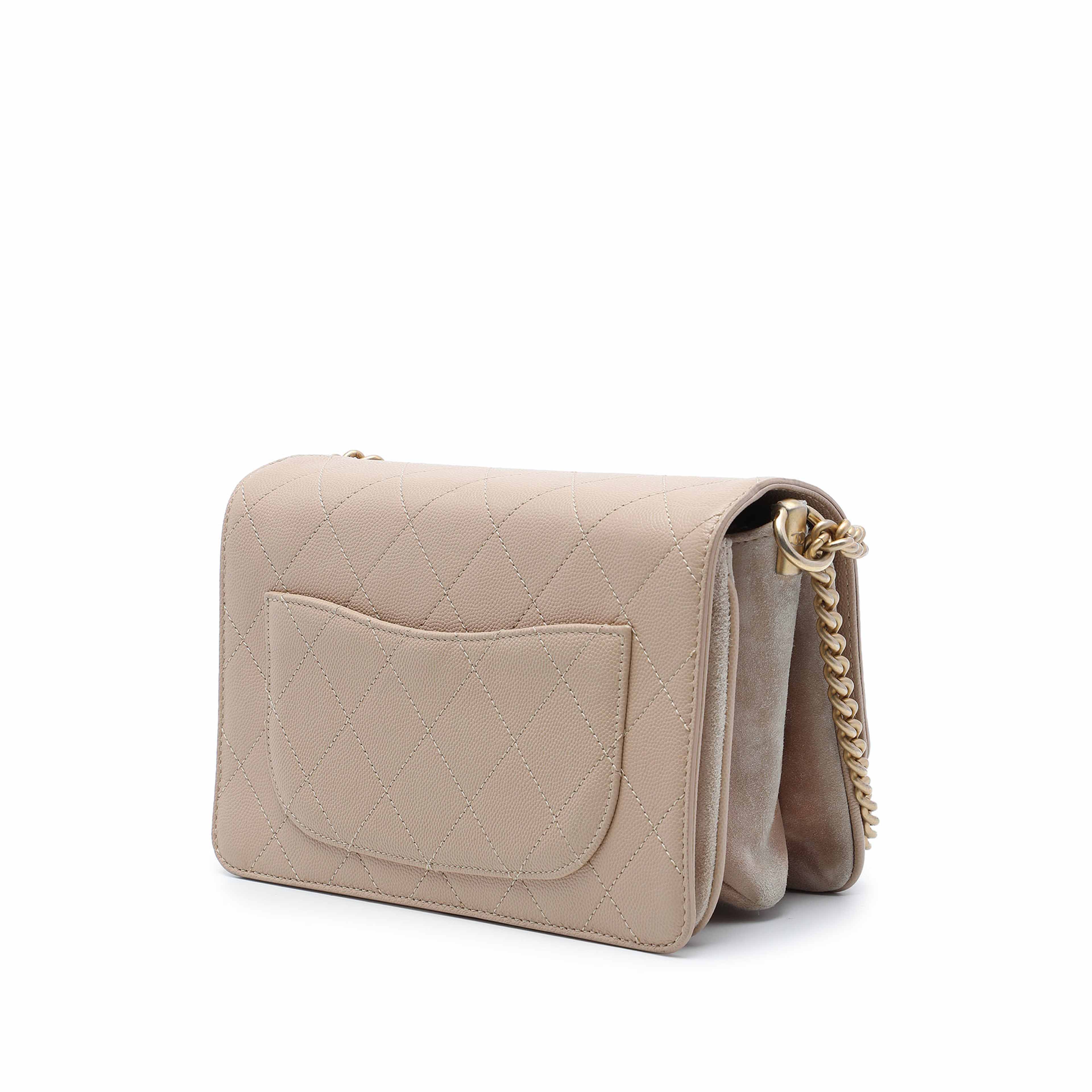 Chanel Small Cc Stitched Caviar And Suede Lady Coco Flap, från Luxclusif, i färgen beige. Klicka för att öppna bilden i stort format