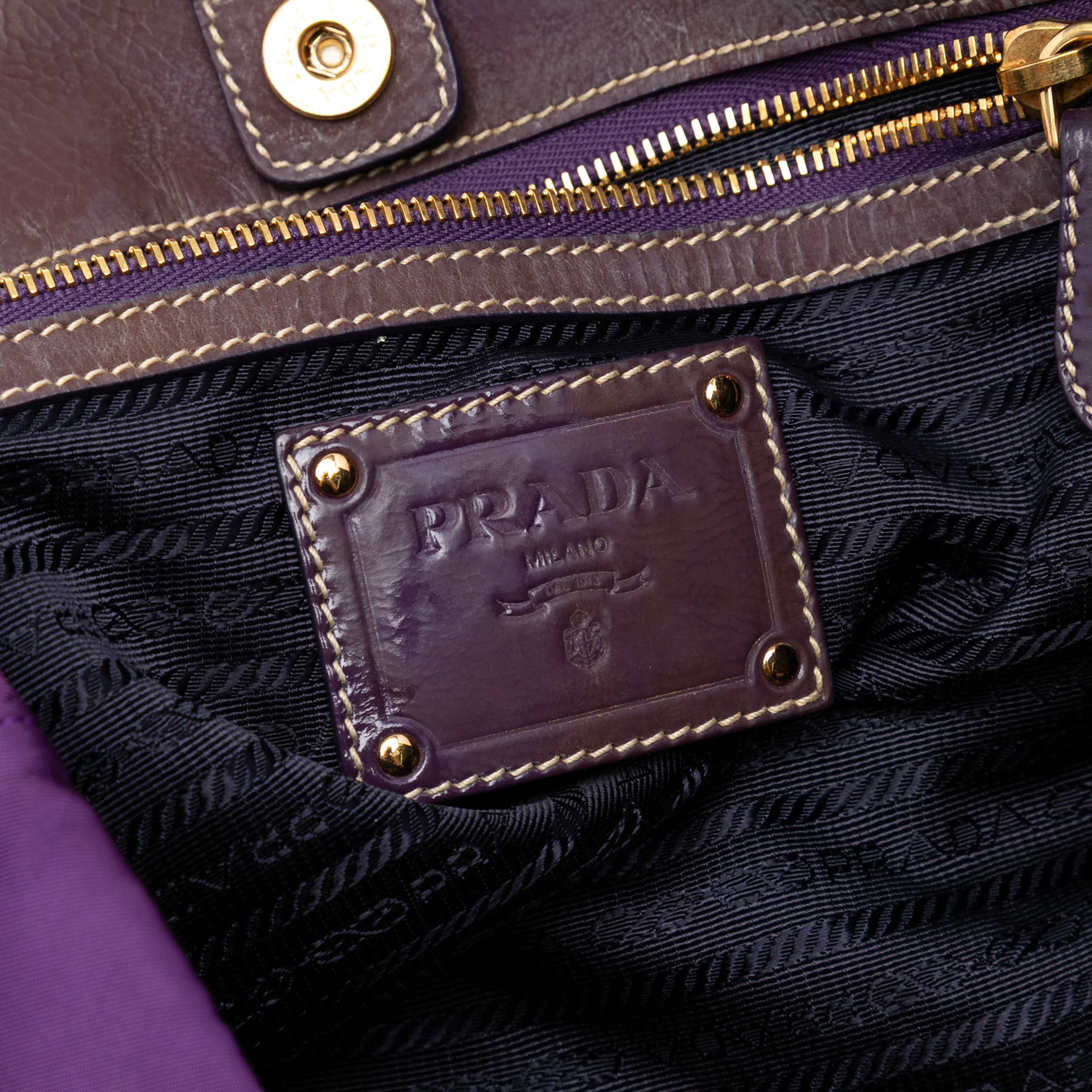 Prada Tessuto Pietre Jeweled Tote, från Luxclusif, i färgen purple. Klicka för att öppna bilden i stort format