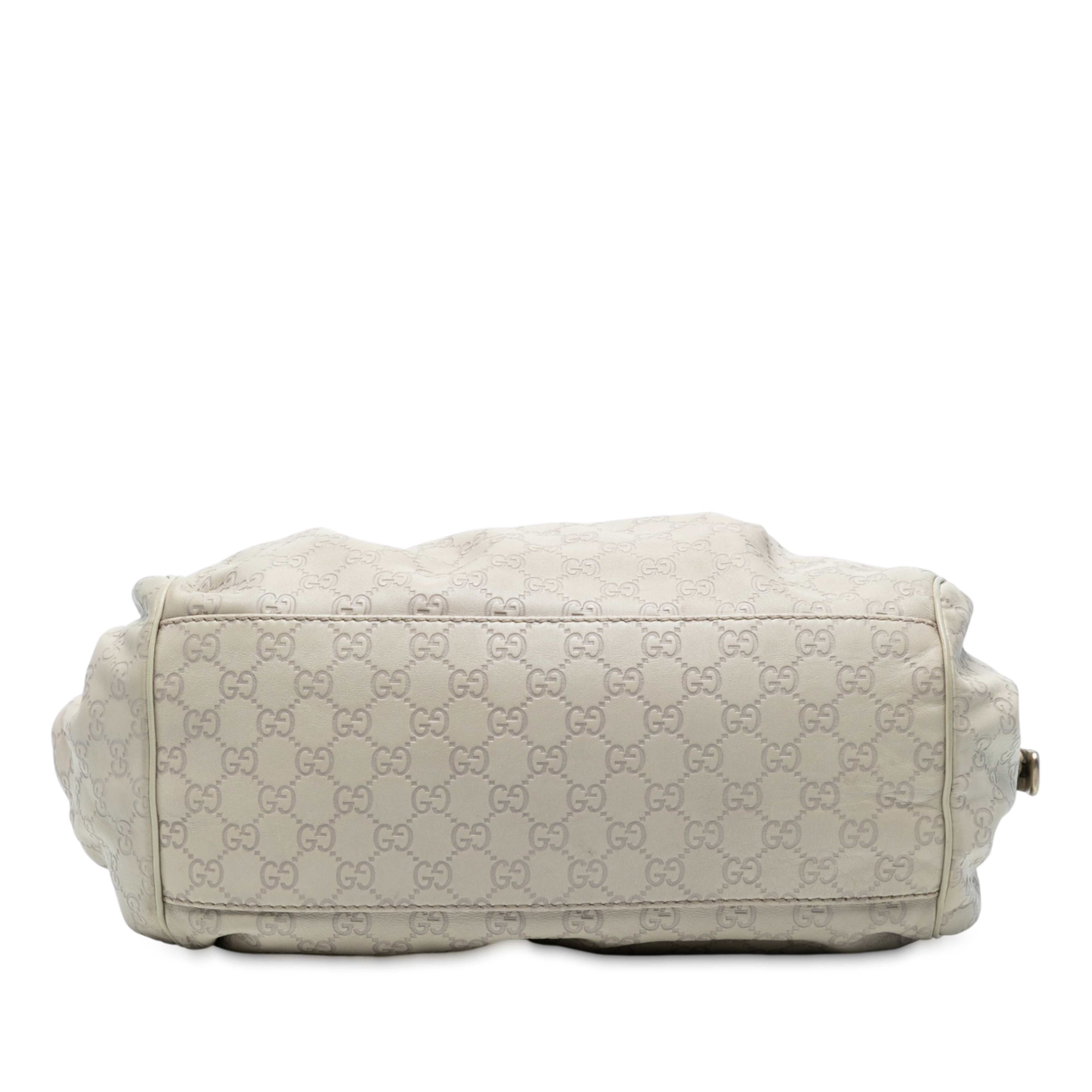 Gucci Guccissima Sukey Satchel, från Luxclusif, i färgen beige. Klicka för att öppna bilden i stort format