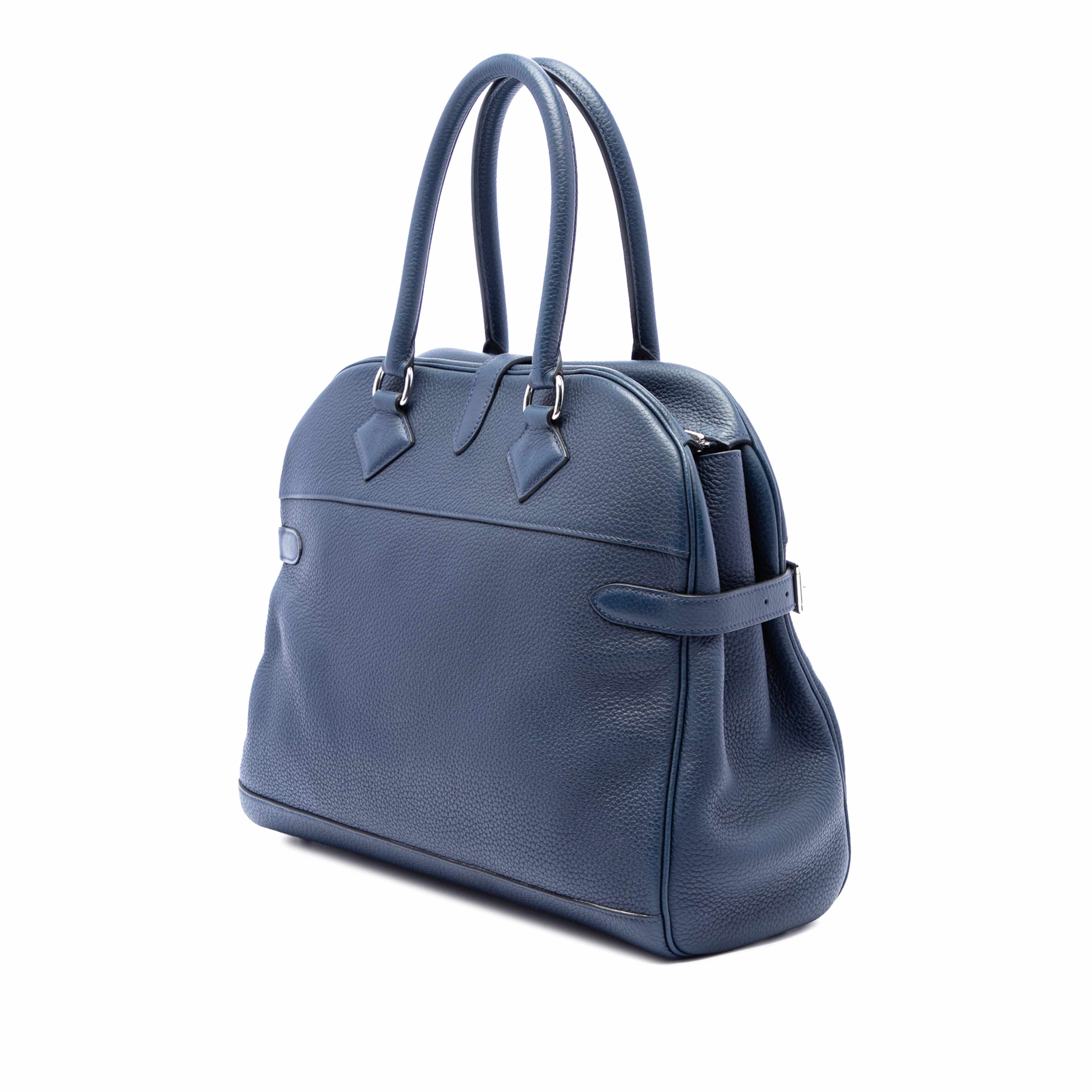 Hermès Clemence Atlas 35, från Luxclusif, i färgen blå. Klicka för att öppna bilden i stort format