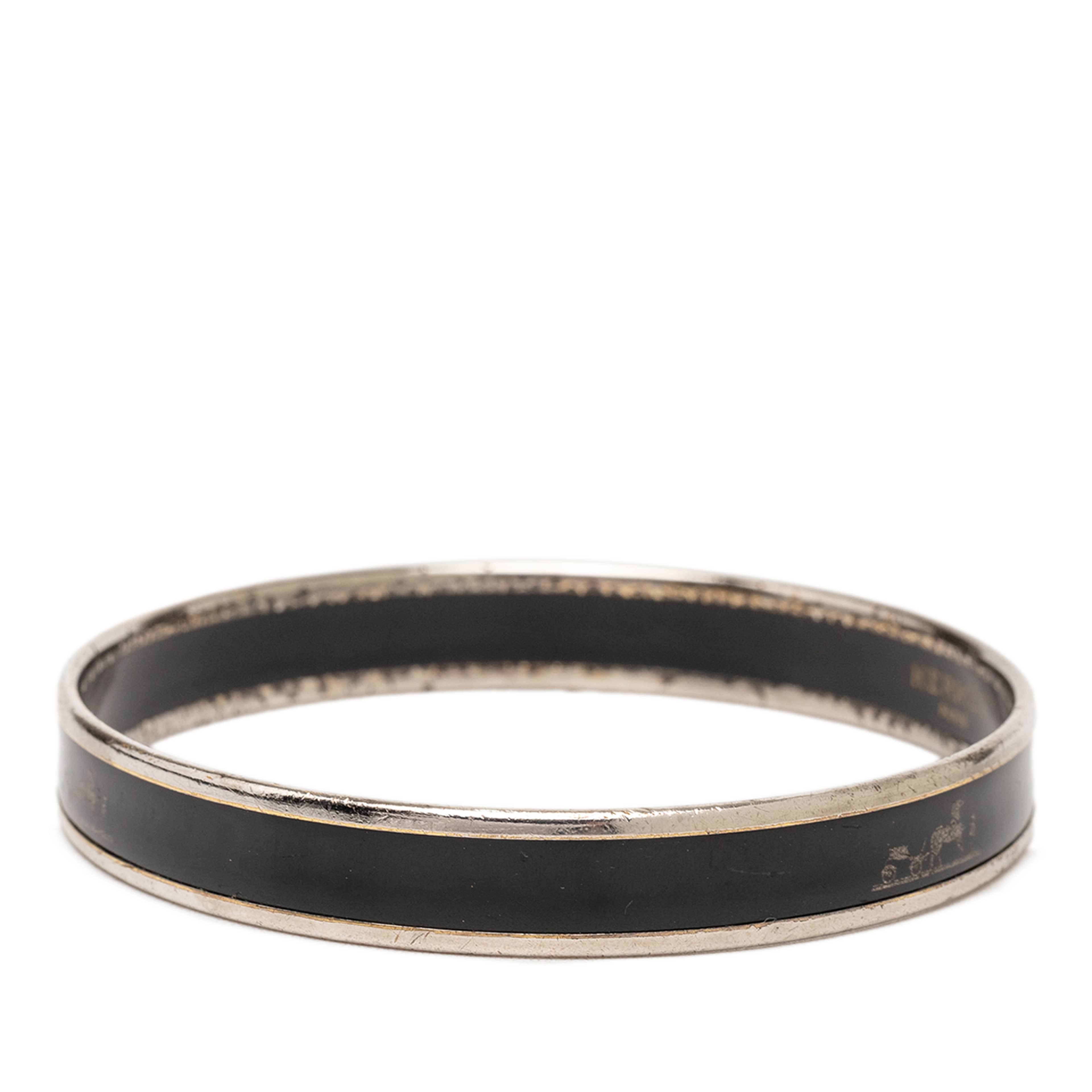 Hermès Narrow Caleche Enamel Bracelet 65, från Luxclusif, i färgen svart. Klicka för att öppna bilden i stort format