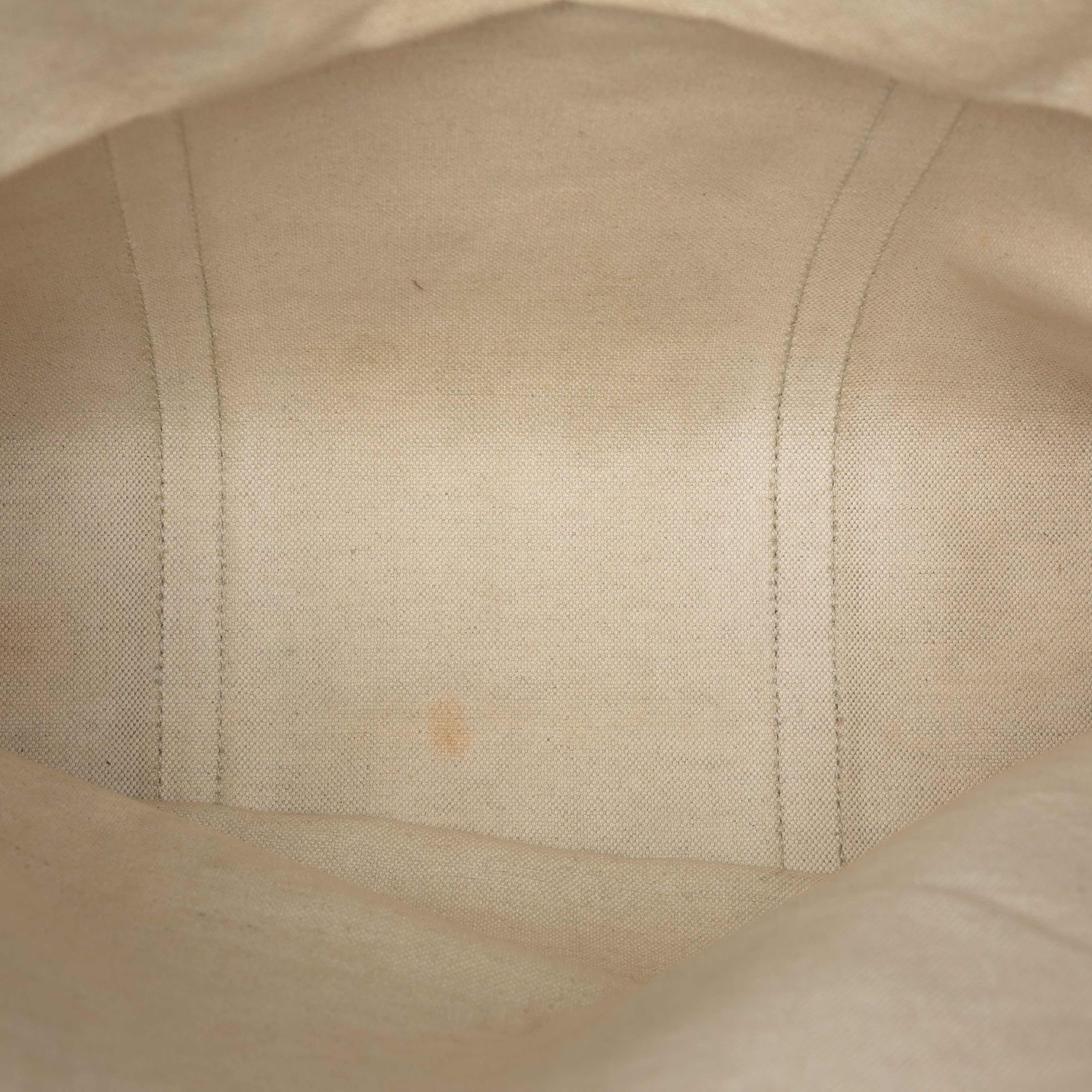 Gucci Gg Supreme Joy Vertical Tote, från Luxclusif, i färgen beige. Klicka för att öppna bilden i stort format