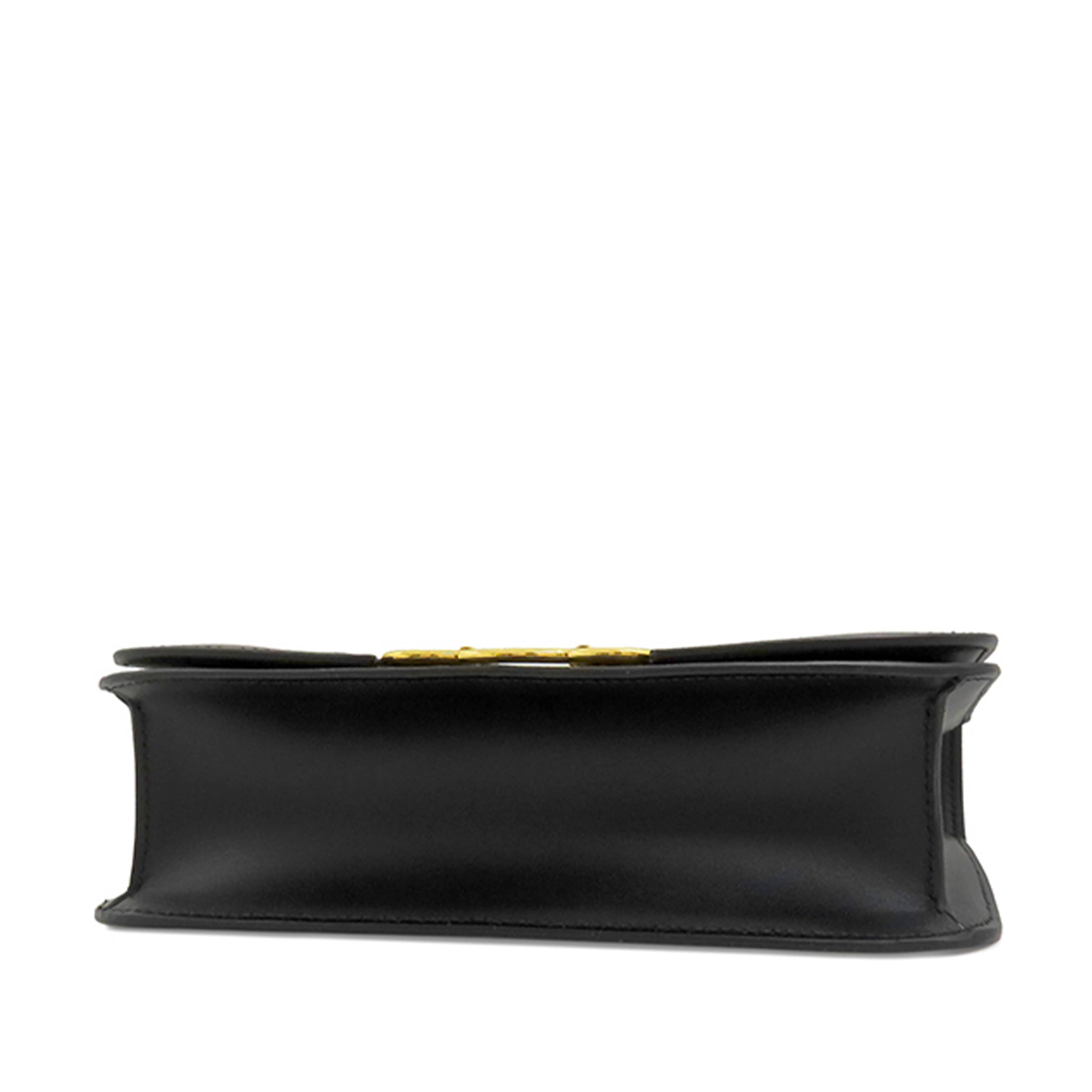 Celine Medium Calfskin Triomphe Frame Crossbody, från Luxclusif, i färgen black. Klicka för att öppna bilden i stort format