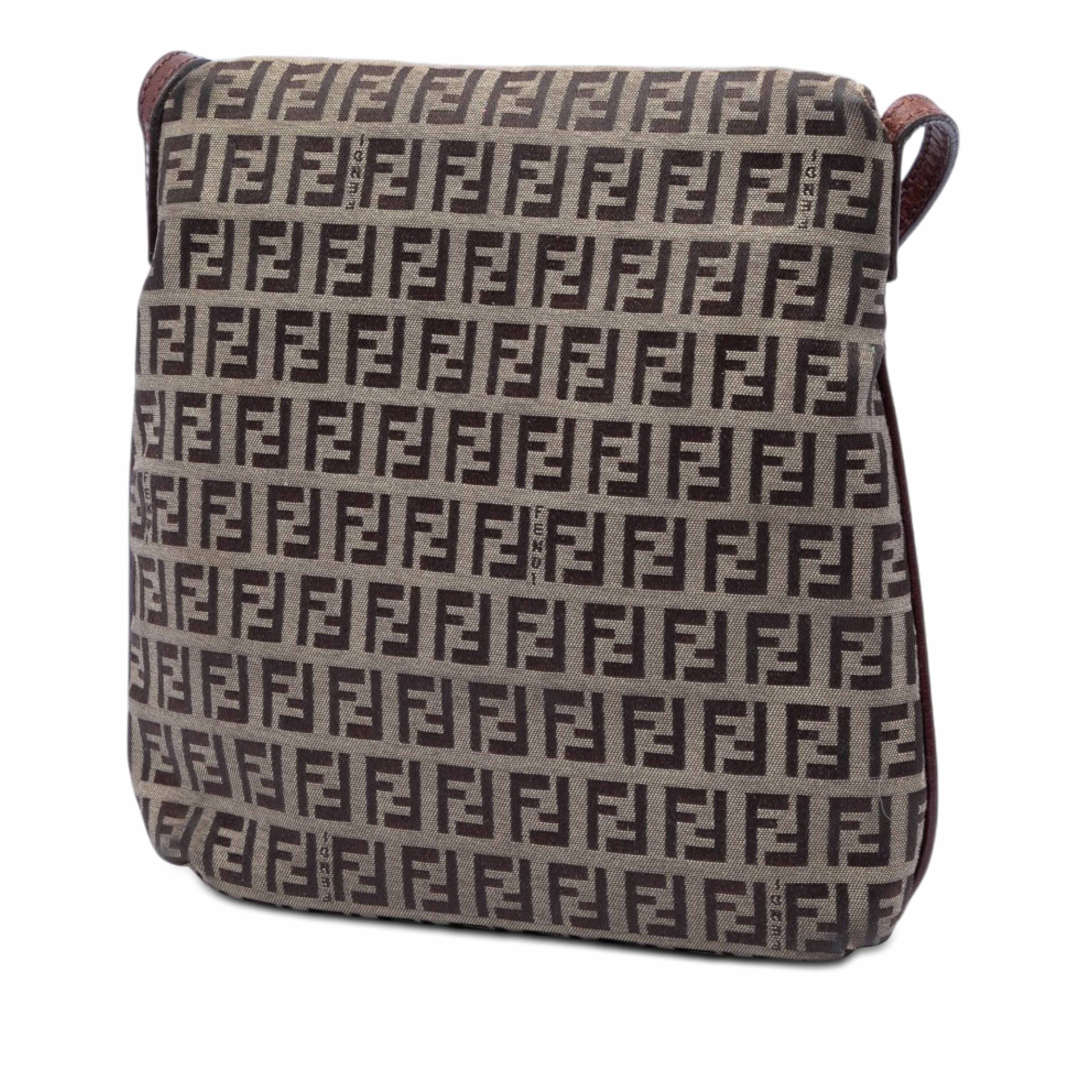 Fendi Zucchino Canvas Crossbody, från Luxclusif, i färgen beige. Klicka för att öppna bilden i stort format