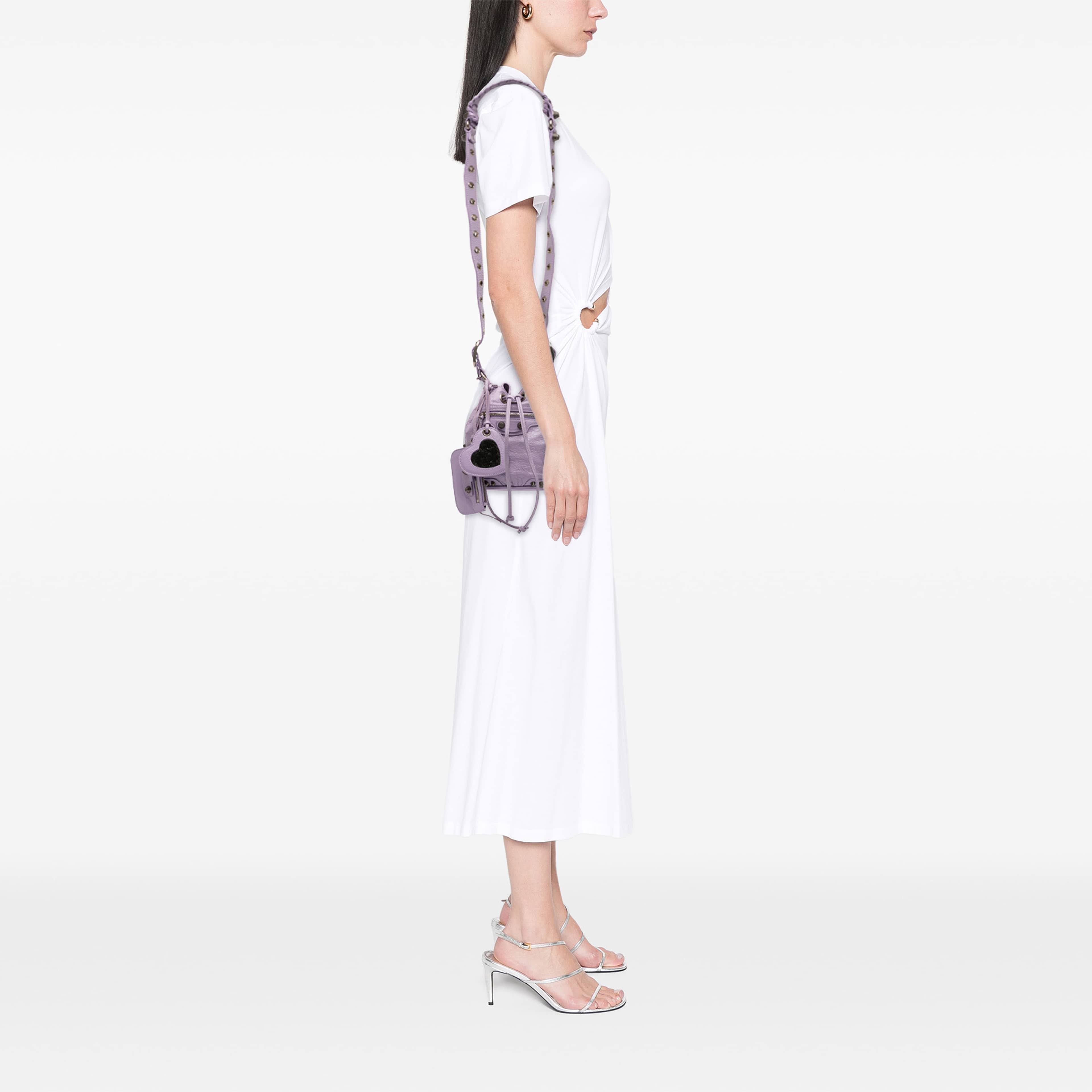Balenciaga Lambskin Le Cagole Bucket Bag Xs, från Luxclusif, i färgen purpur. Klicka för att öppna bilden i stort format