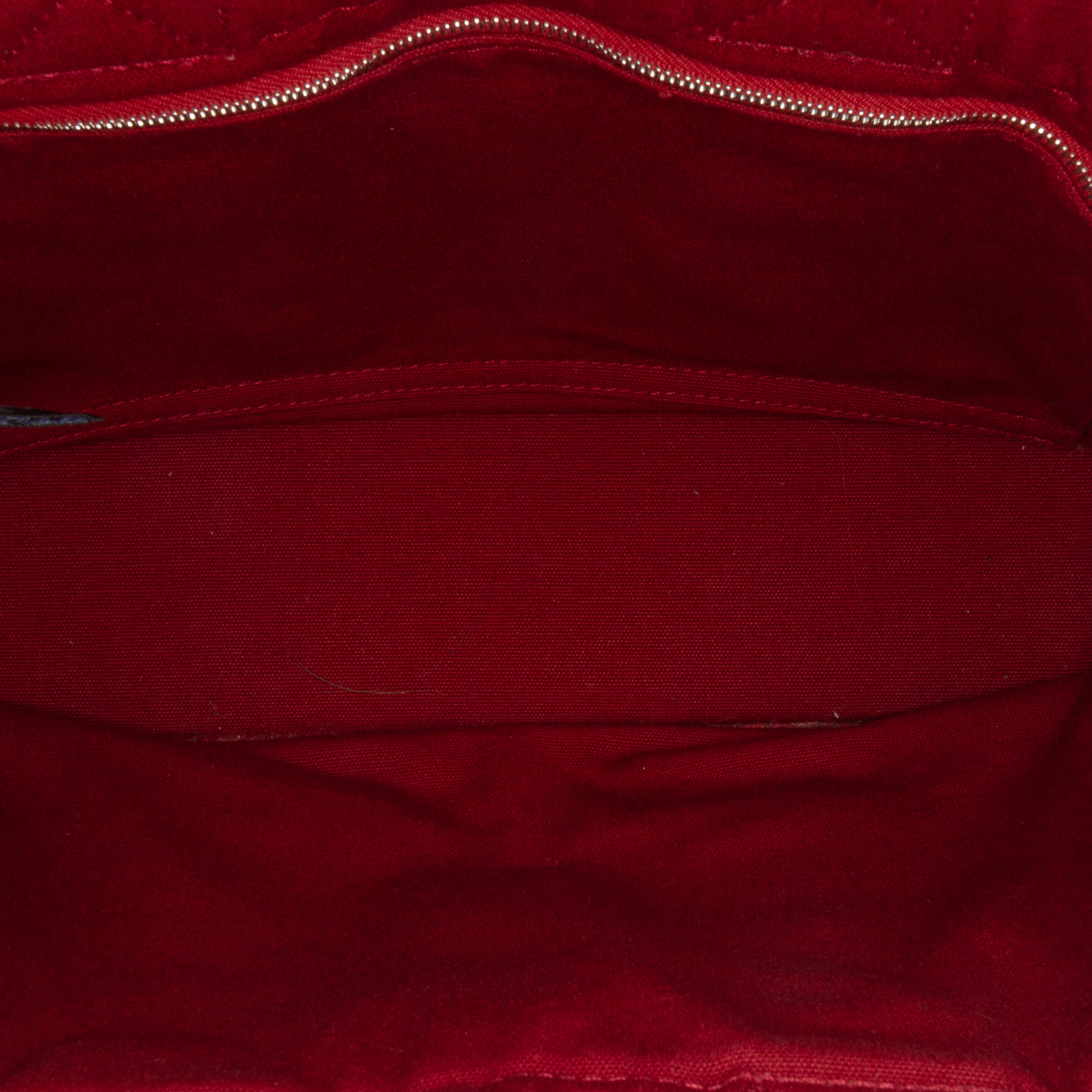 Hermès Canvas Fourre Tout Pm, från Luxclusif, i färgen red. Klicka för att öppna bilden i stort format