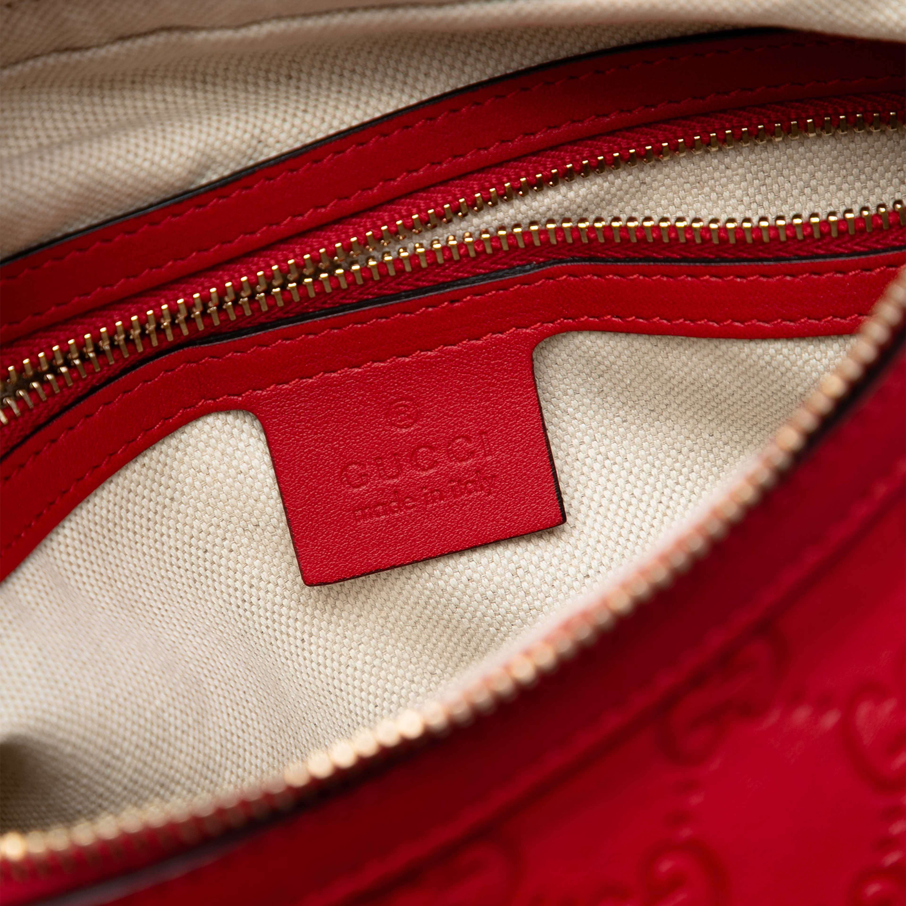 Gucci Small Guccissima Miss Gg Satchel, från Luxclusif, i färgen red. Klicka för att öppna bilden i stort format