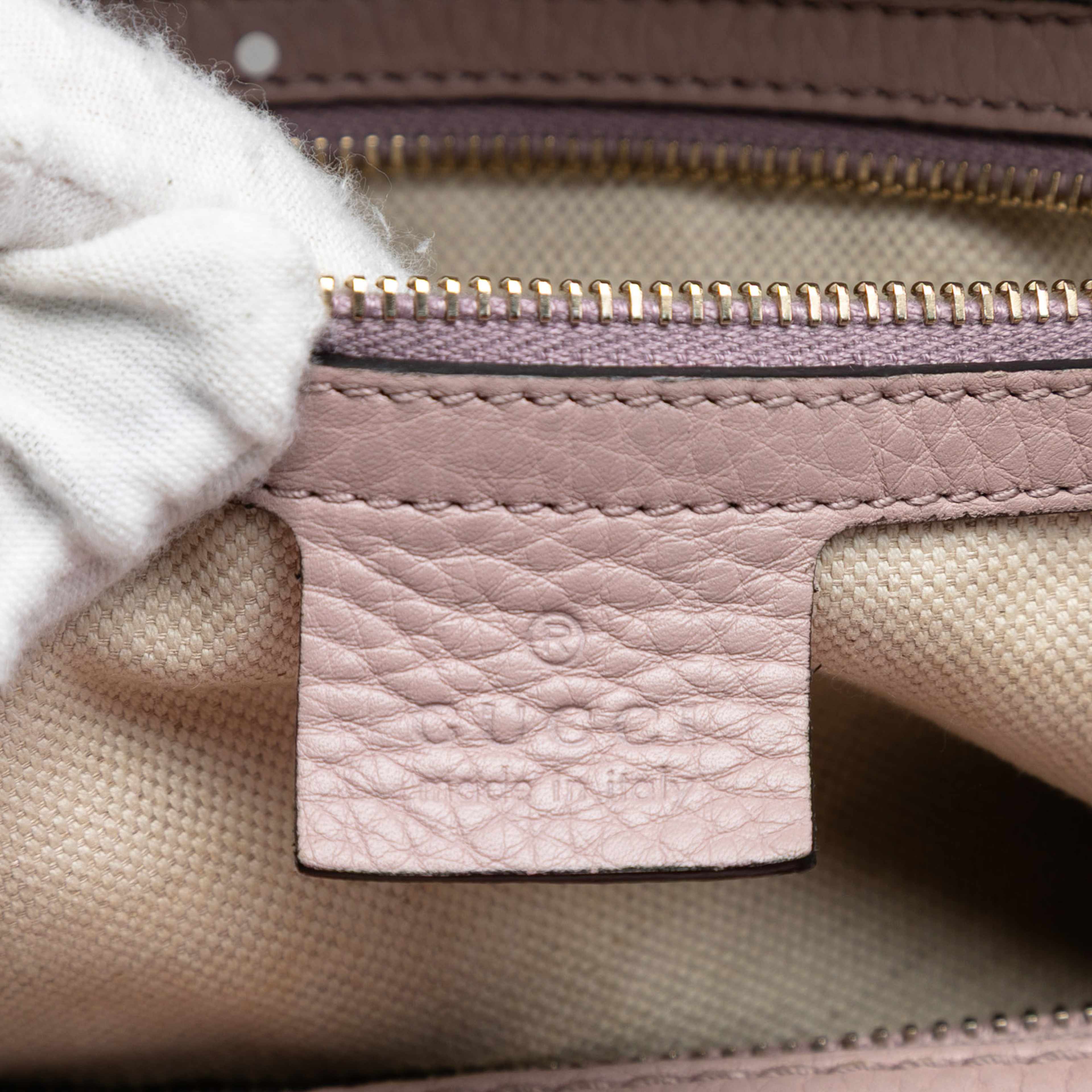 Gucci Medium Gg Canvas Web Joy Boston Bag, från Luxclusif, i färgen beige. Klicka för att öppna bilden i stort format