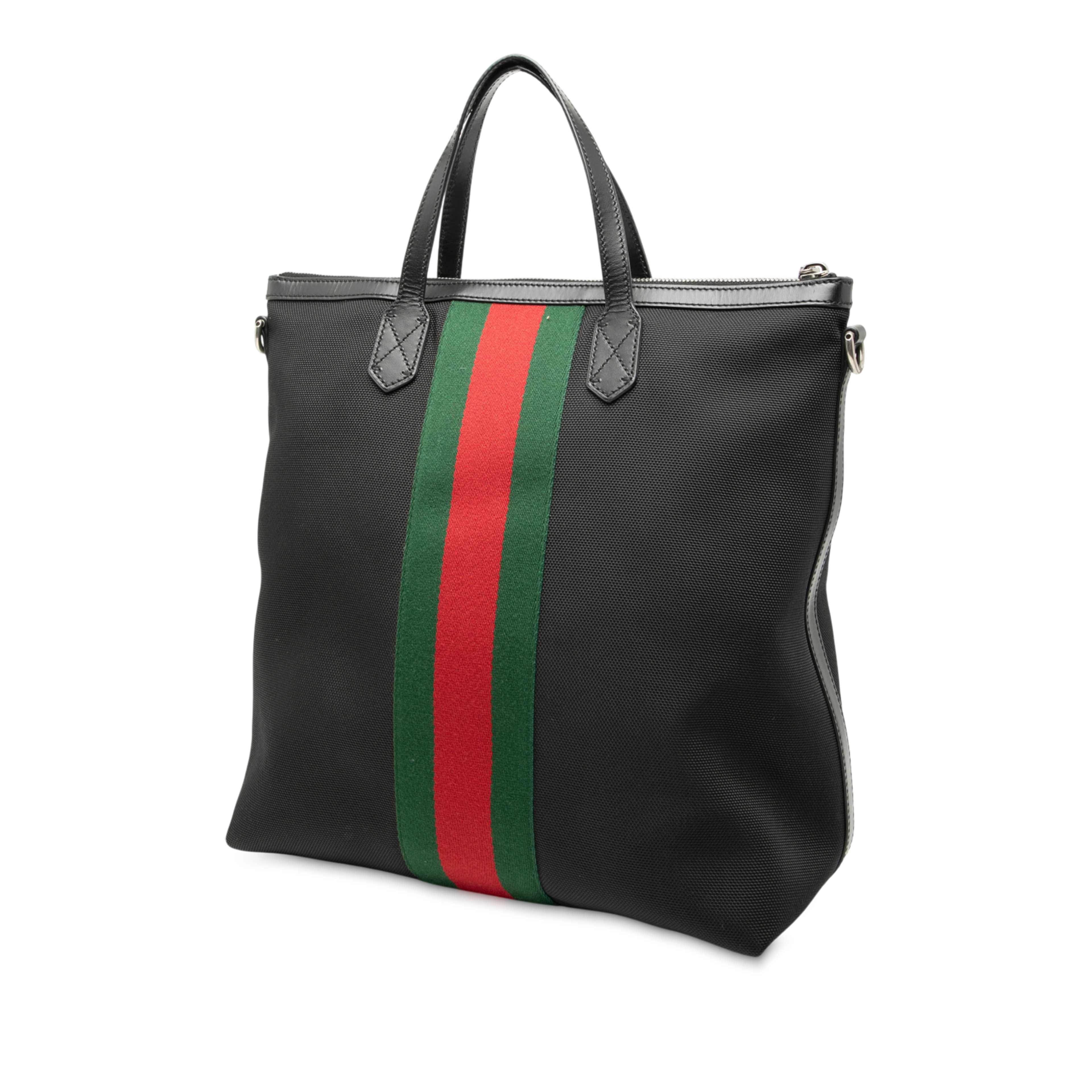 Gucci Canvas Techno Web Vertical Zip Tote, från Luxclusif, i färgen black. Klicka för att öppna bilden i stort format