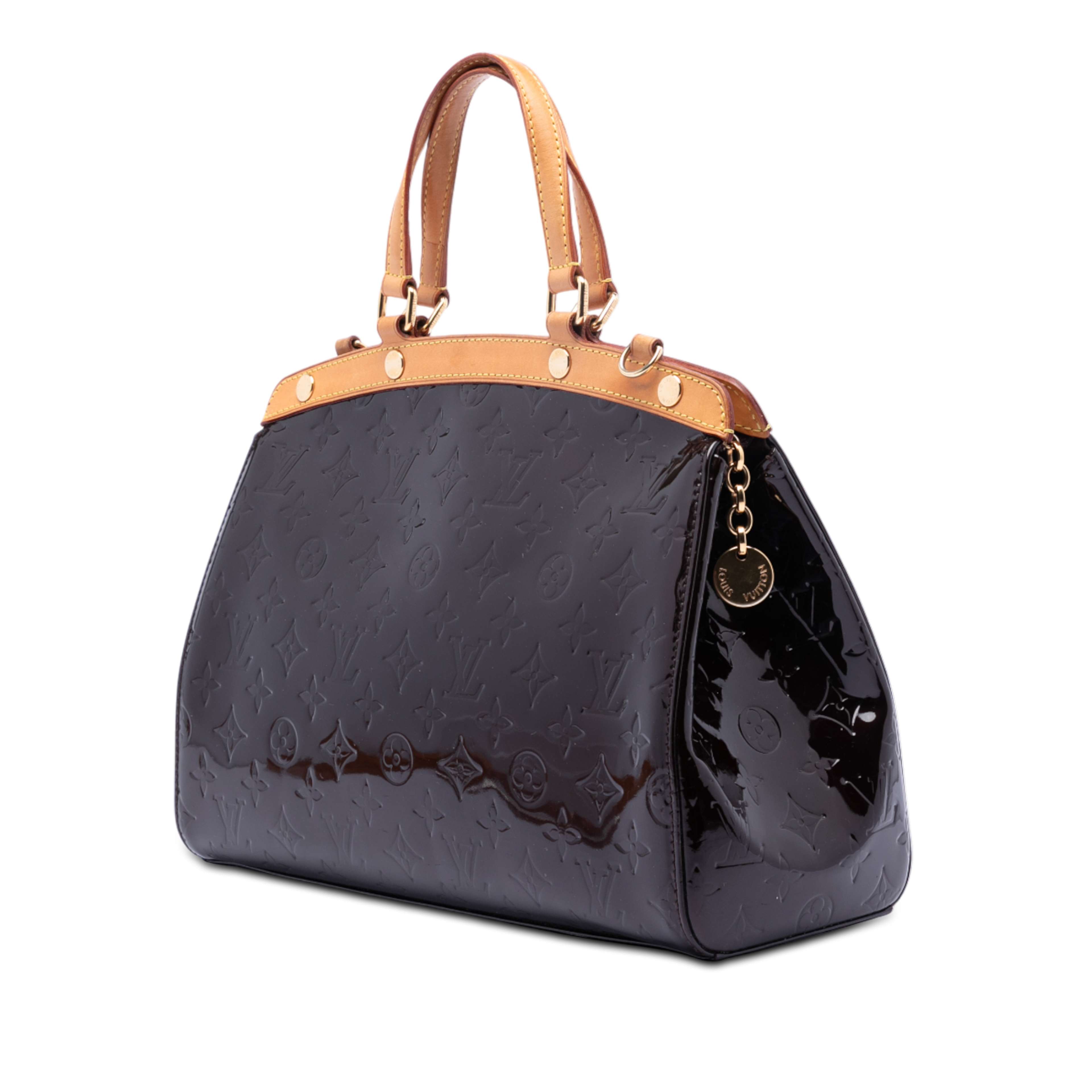 Louis Vuitton Monogram Vernis Brea Mm, från Luxclusif, i färgen purple. Klicka för att öppna bilden i stort format