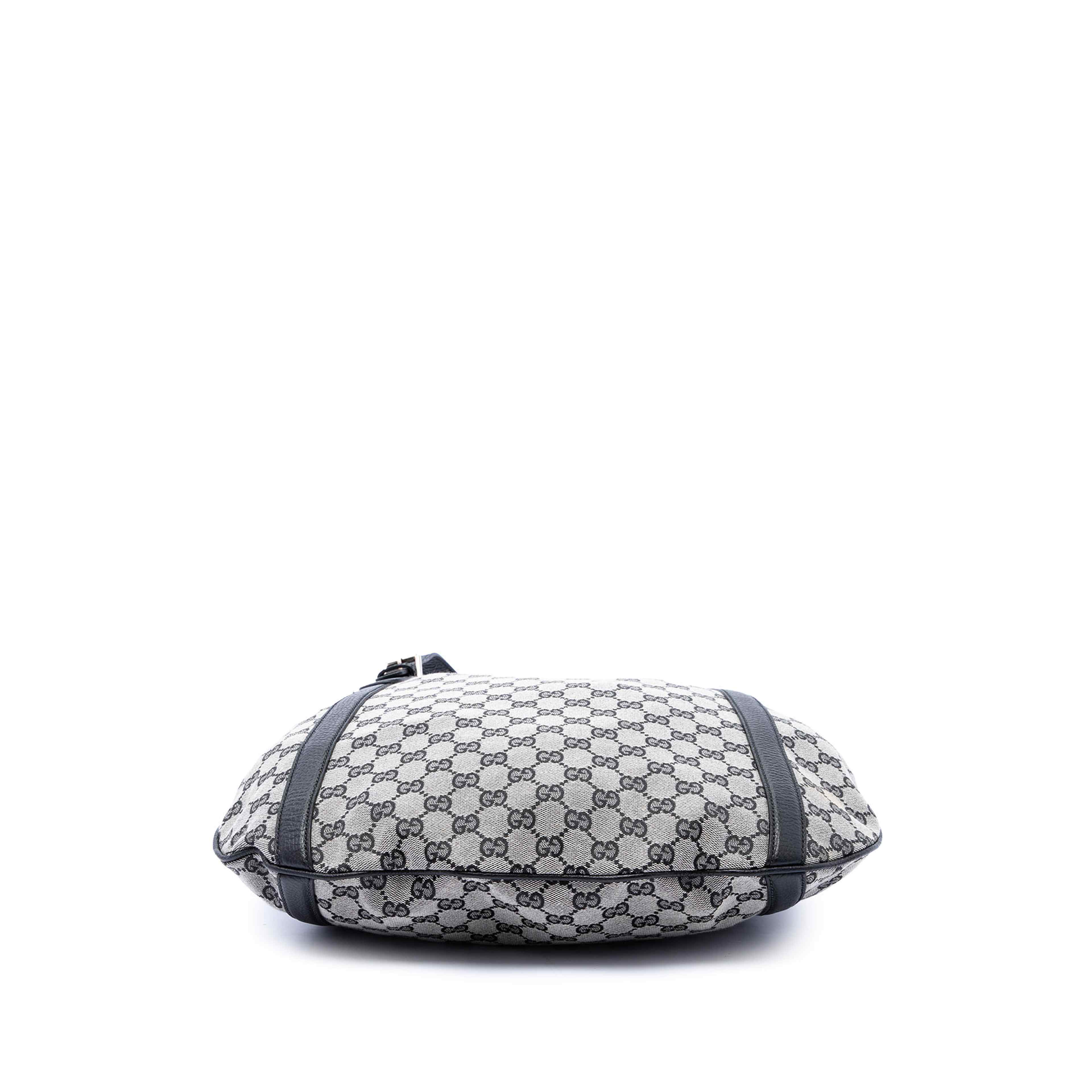 Gucci Gg Canvas Satchel, från Luxclusif, i färgen svart. Klicka för att öppna bilden i stort format
