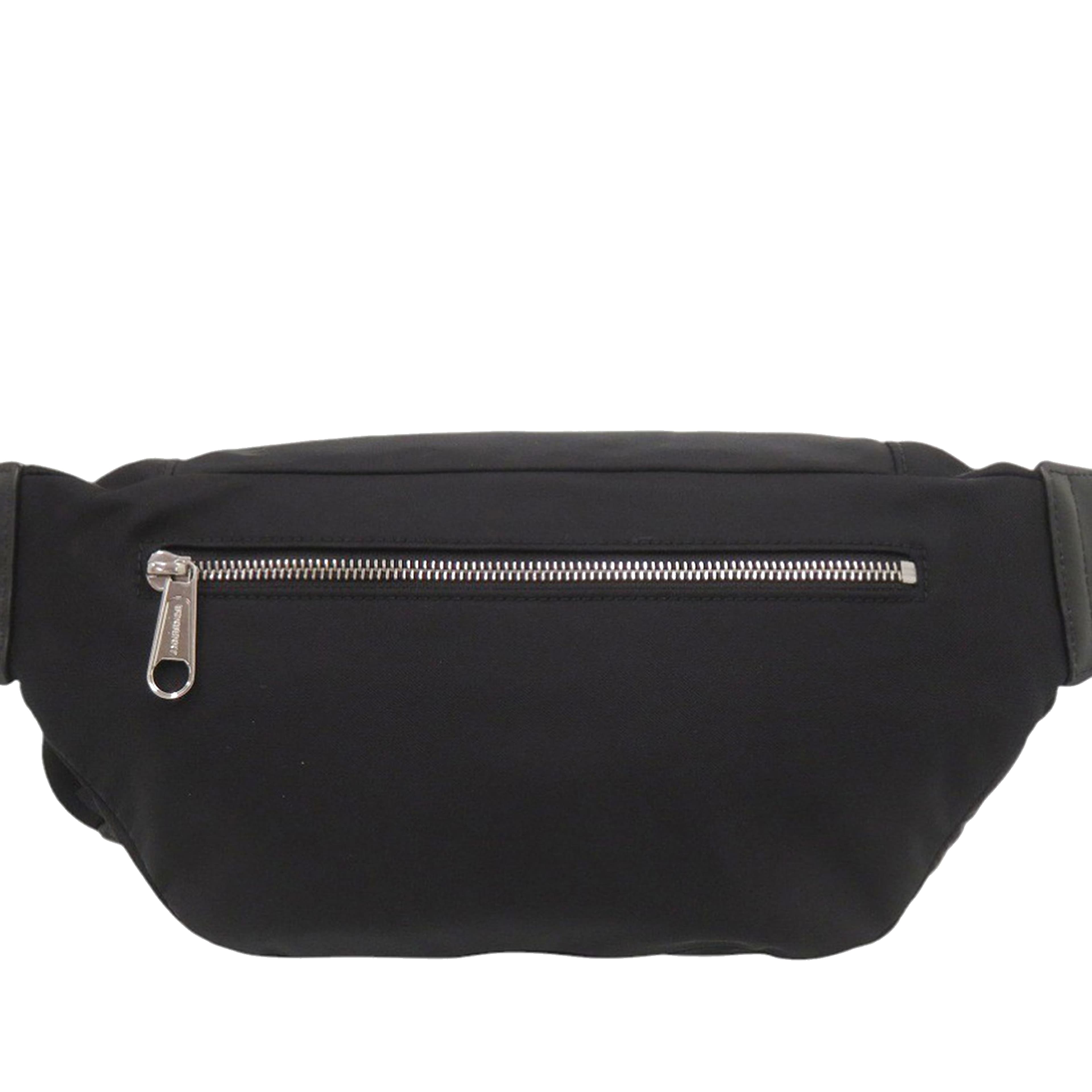 Burberry Nylon Sonny Logo Belt Bag, från Luxclusif, i färgen black. Klicka för att öppna bilden i stort format