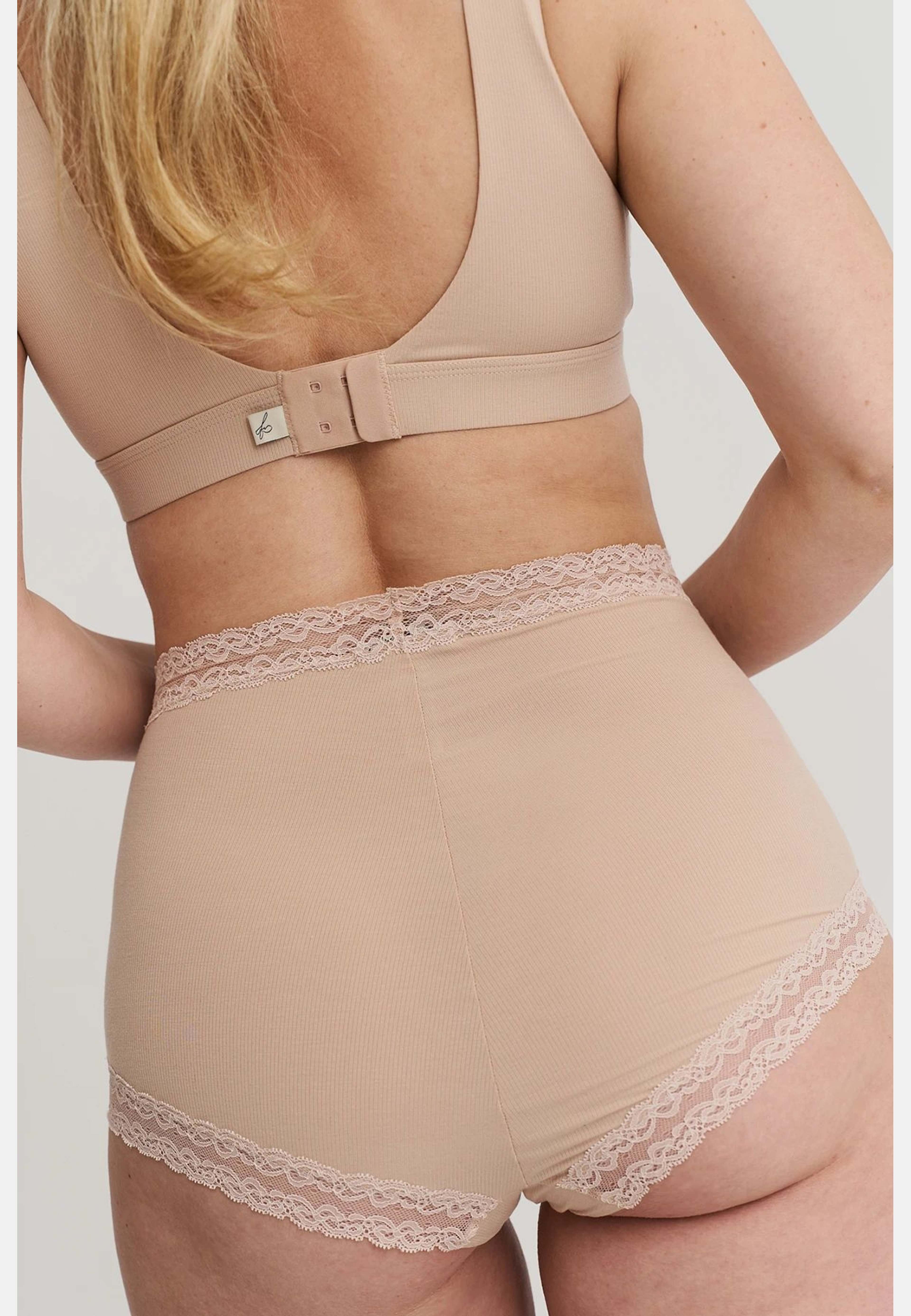 Flora High Waist Brief - Rose, från FEMIQUE, i färgen rose. Klicka för att öppna bilden i stort format