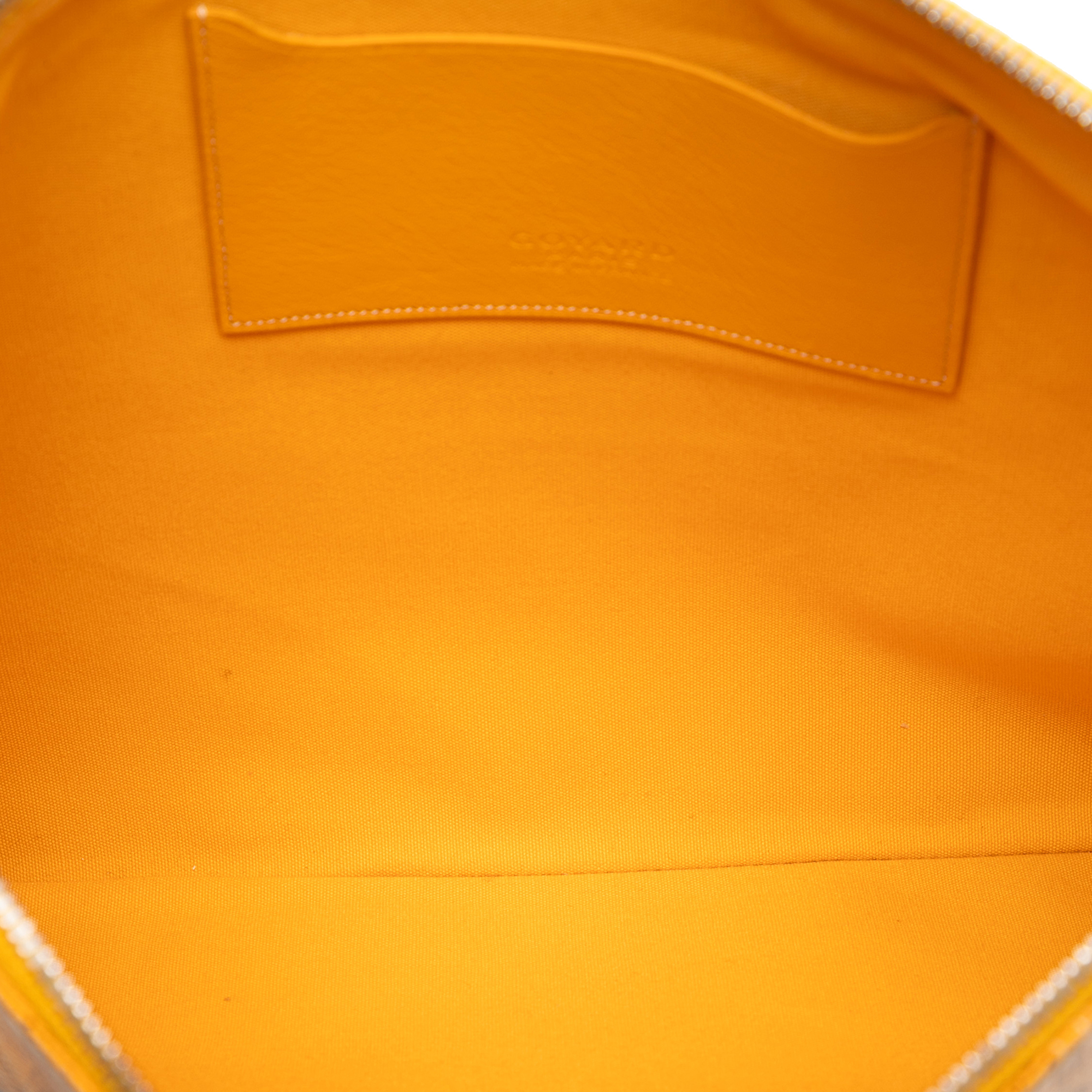 Goyard Goyardine Senat Mm, från Luxclusif, i färgen yellow. Klicka för att öppna bilden i stort format