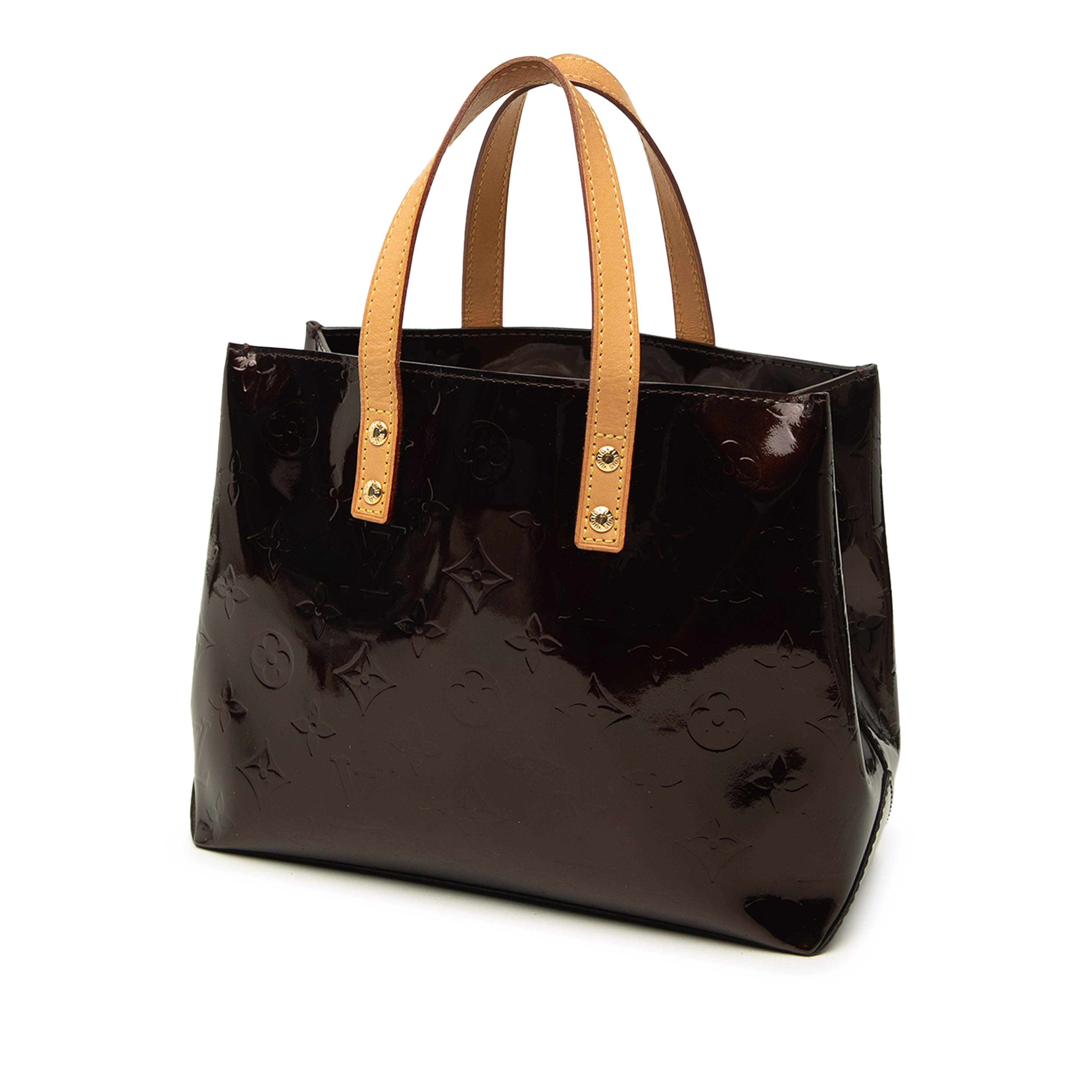 Louis Vuitton Monogram Vernis Reade Pm, från Luxclusif, i färgen purpur. Klicka för att öppna bilden i stort format