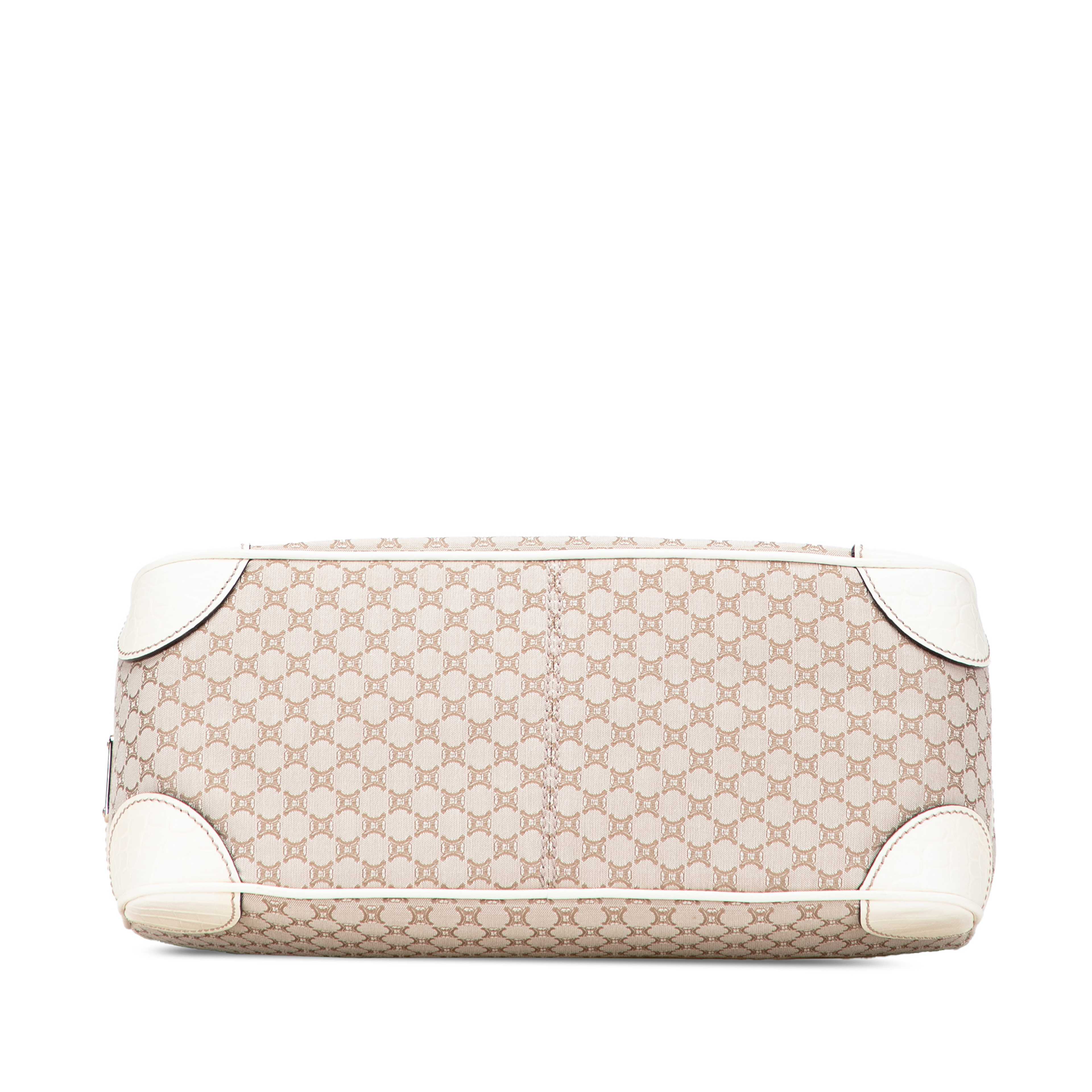 Celine Macadam Canvas Boogie Handbag, från Luxclusif, i färgen beige. Klicka för att öppna bilden i stort format