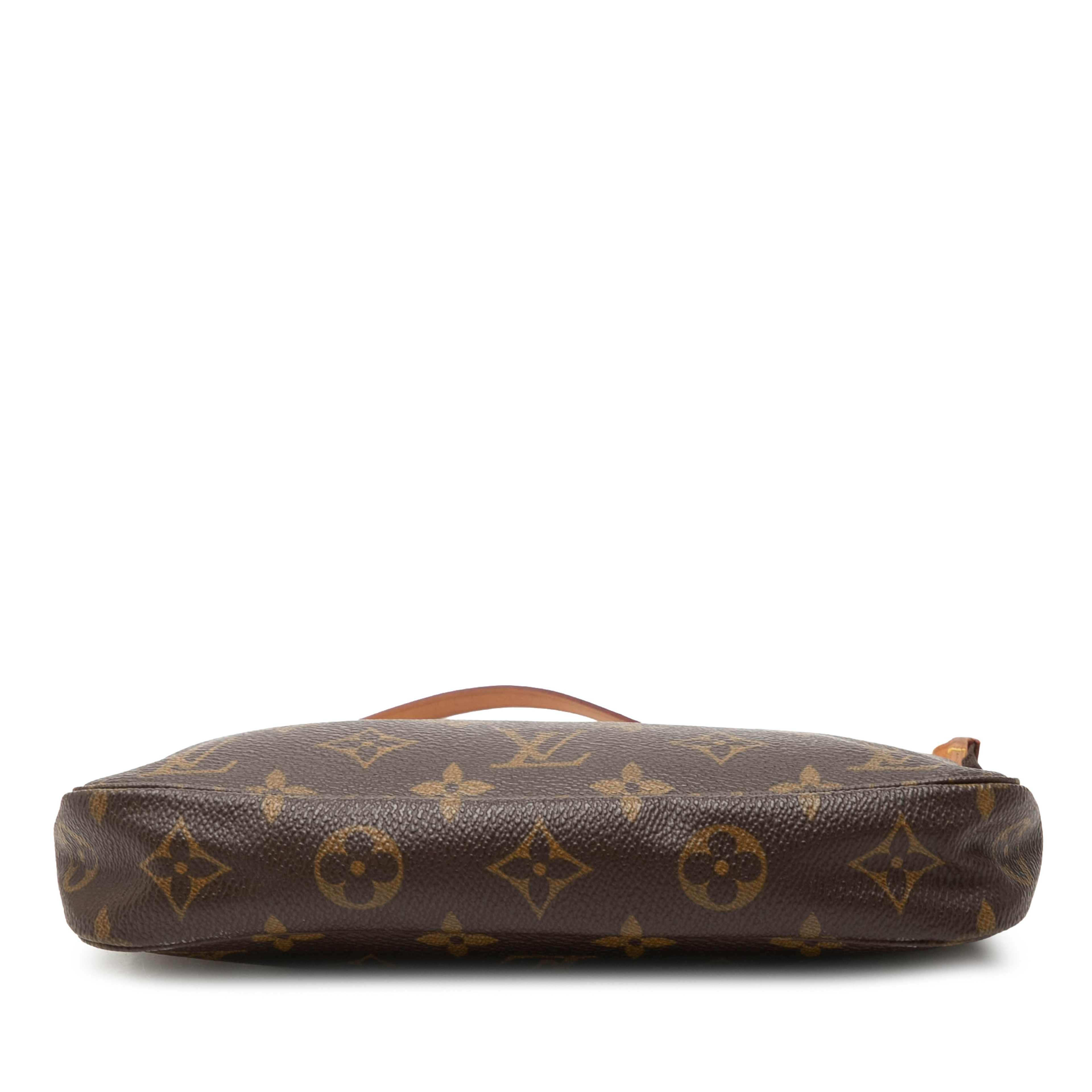 Louis Vuitton Monogram Pochette Accessoires, från Luxclusif, i färgen brun. Klicka för att öppna bilden i stort format