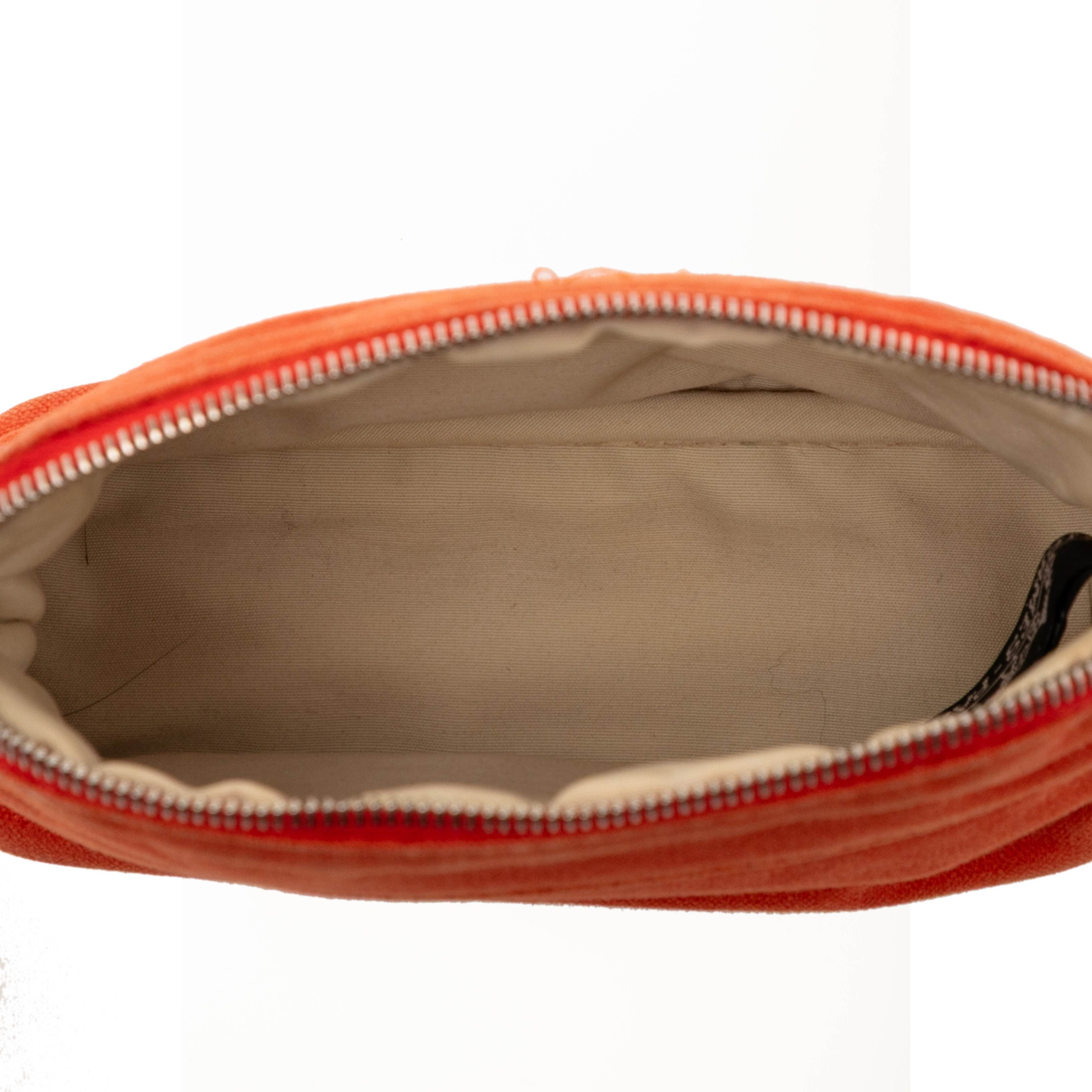 Hermès Mini Toile Bolide Case, från Luxclusif, i färgen orange. Klicka för att öppna bilden i stort format