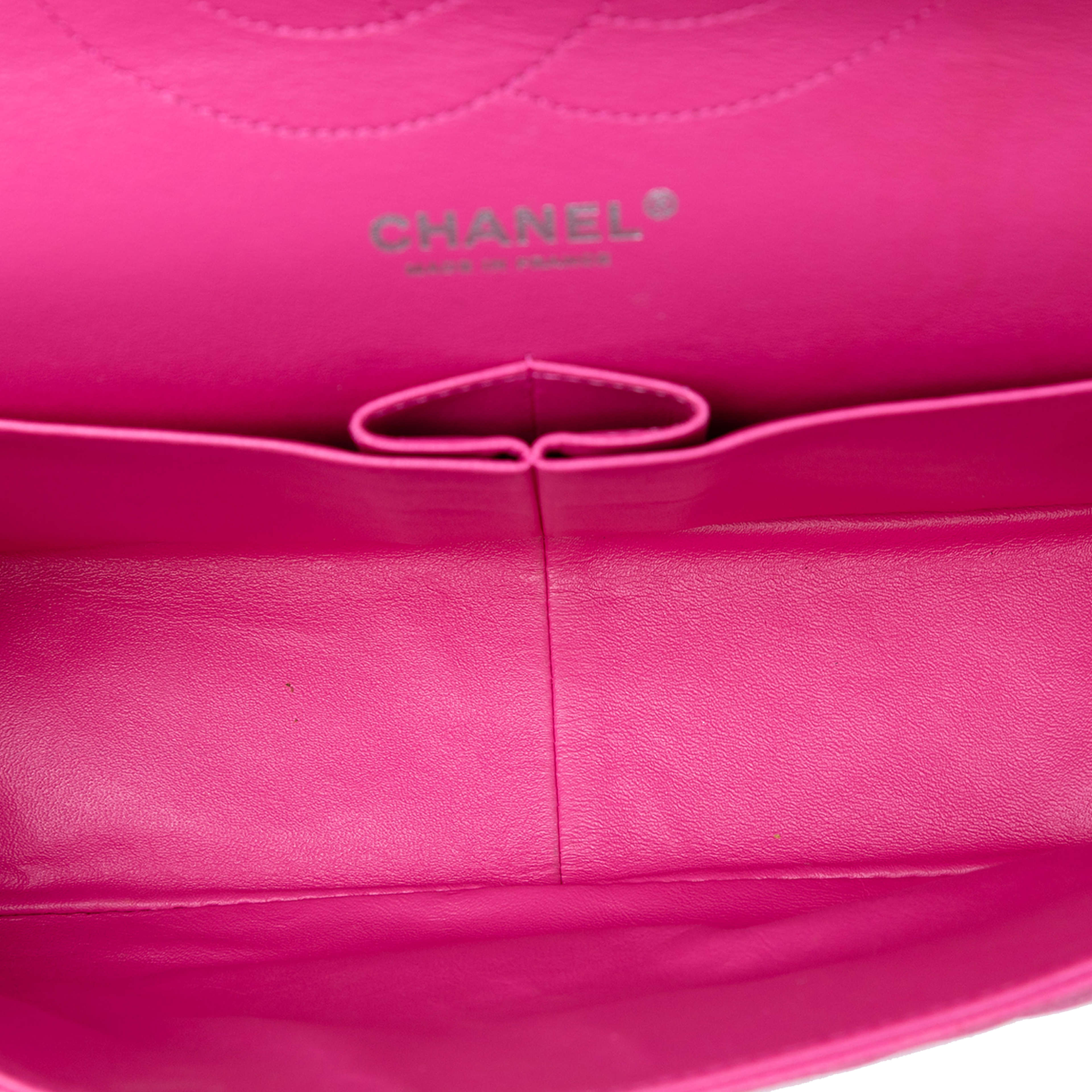 Chanel Jumbo Classic Caviar Double Flap, från Luxclusif, i färgen pink. Klicka för att öppna bilden i stort format