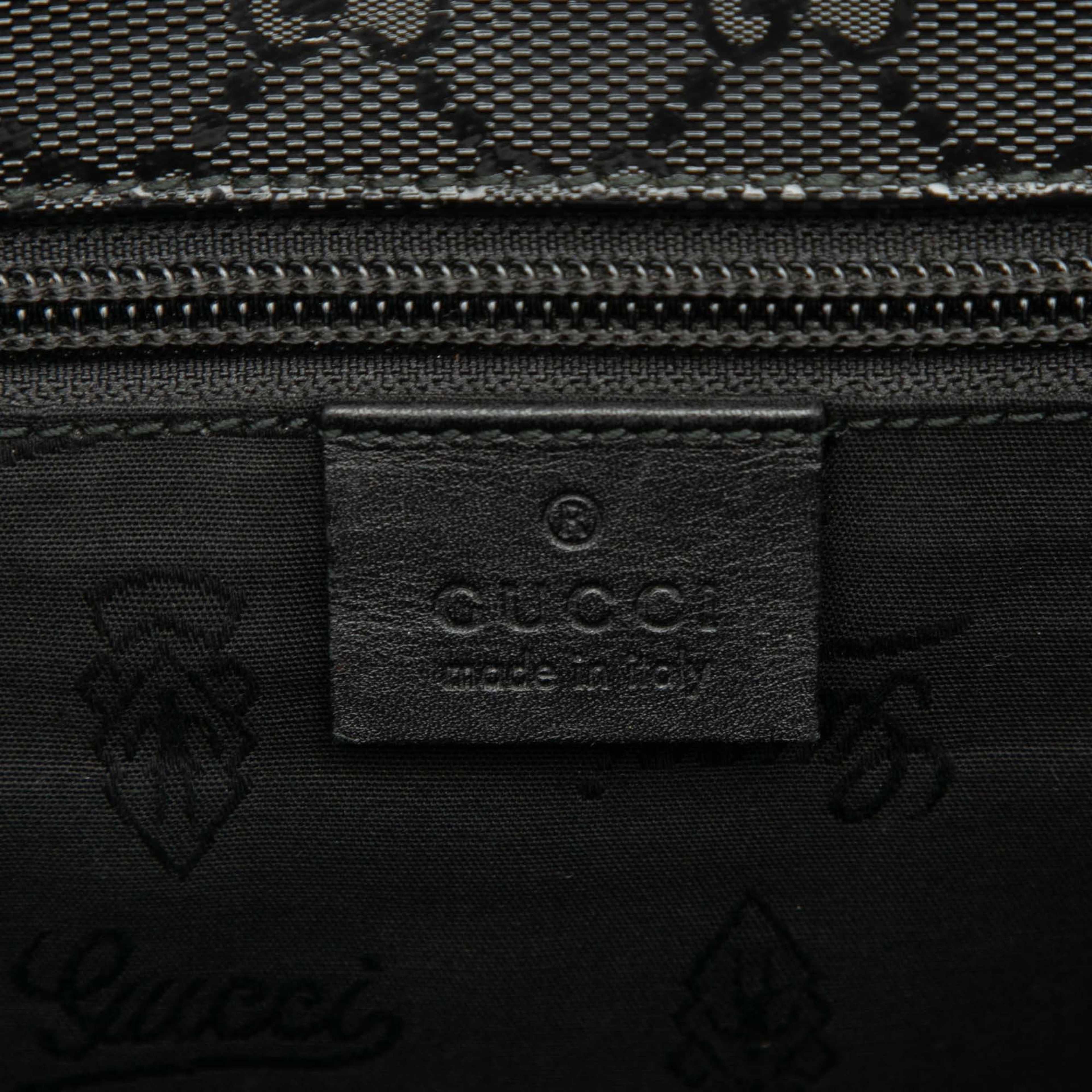 Gucci Gg Imprime Web Crossbody, från Luxclusif, i färgen black. Klicka för att öppna bilden i stort format