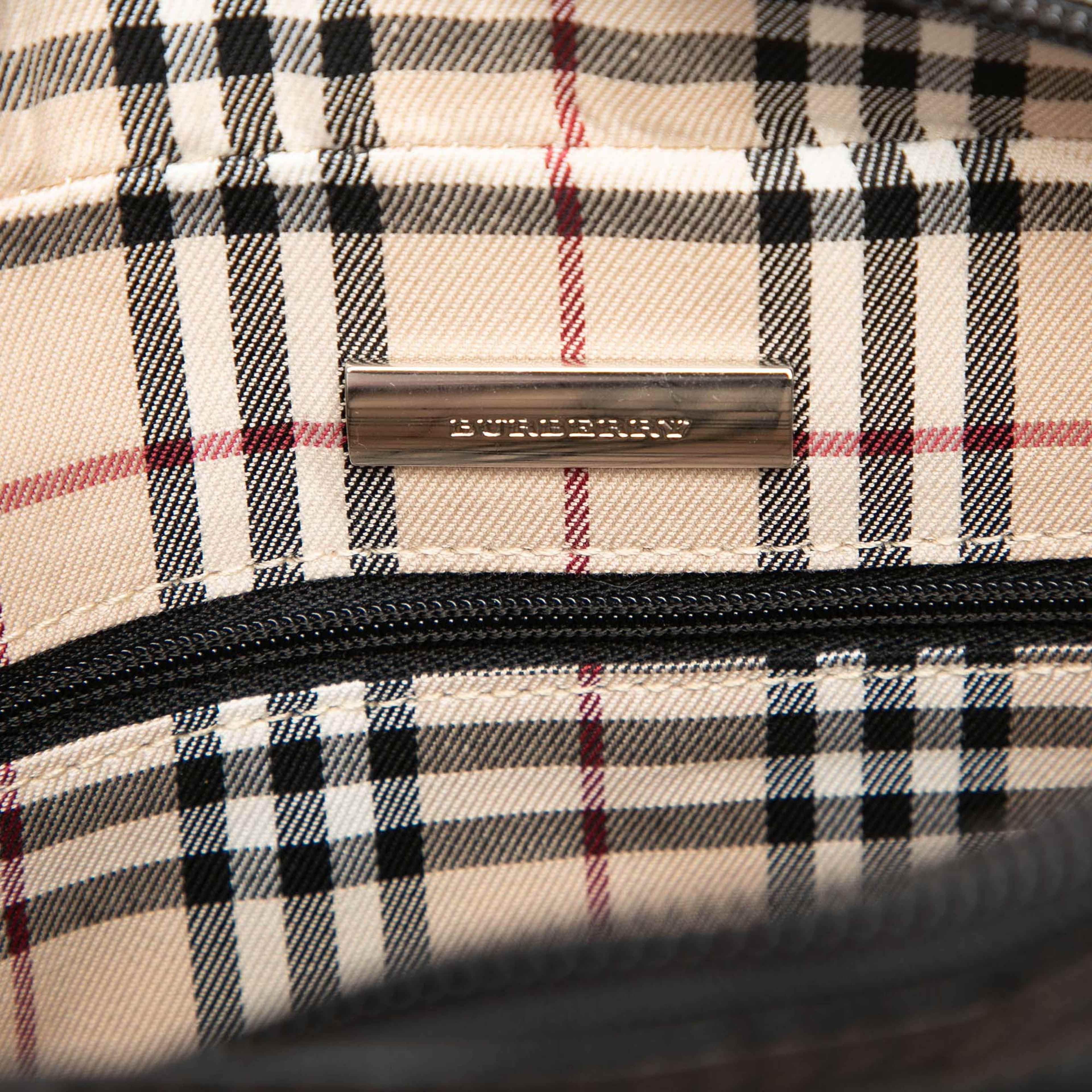 Burberry Calfskin Crossbody, från Luxclusif, i färgen brun. Klicka för att öppna bilden i stort format
