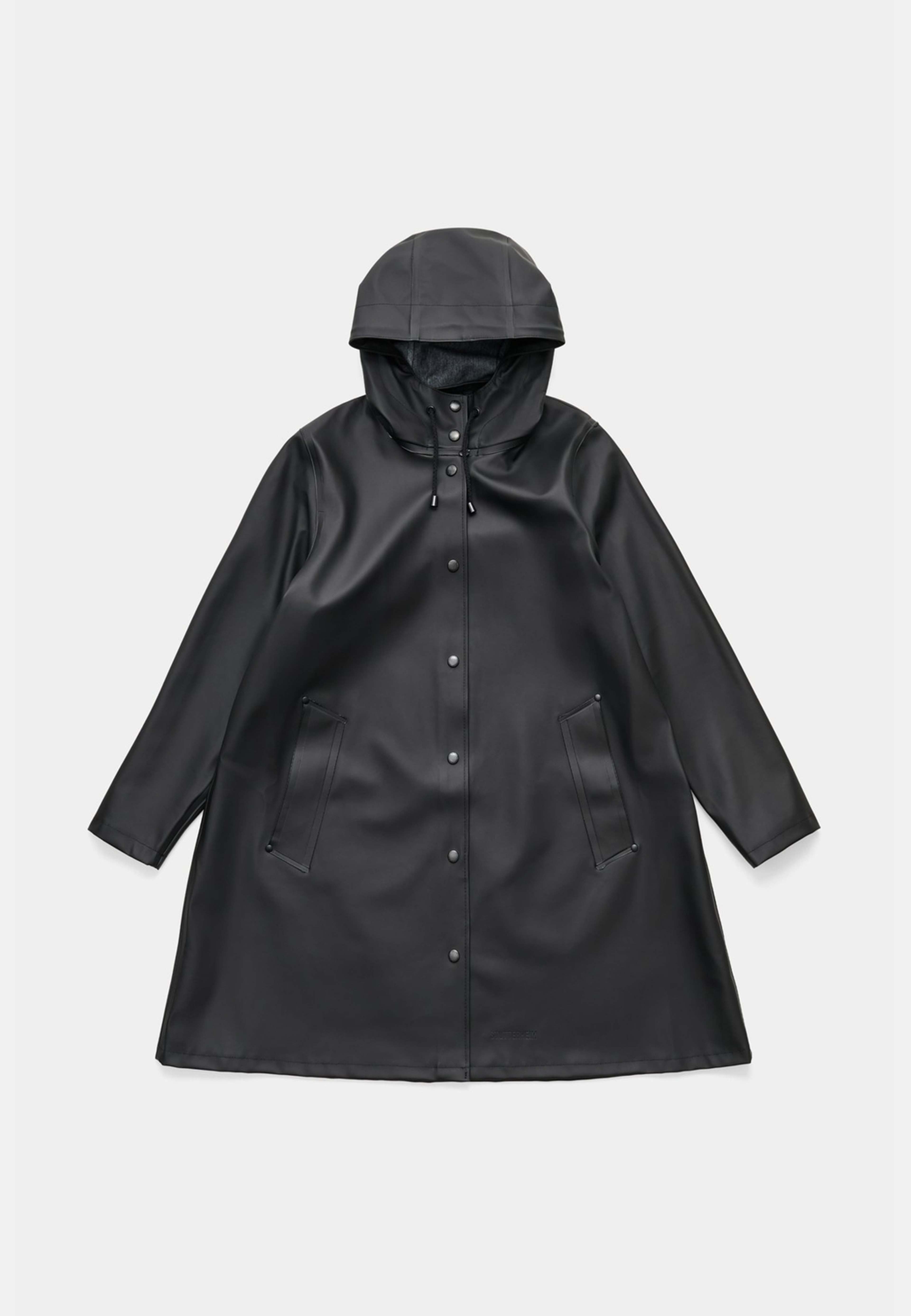 Mosebacke Raincoat, från Stutterheim, i färgen black. Klicka för att öppna bilden i stort format