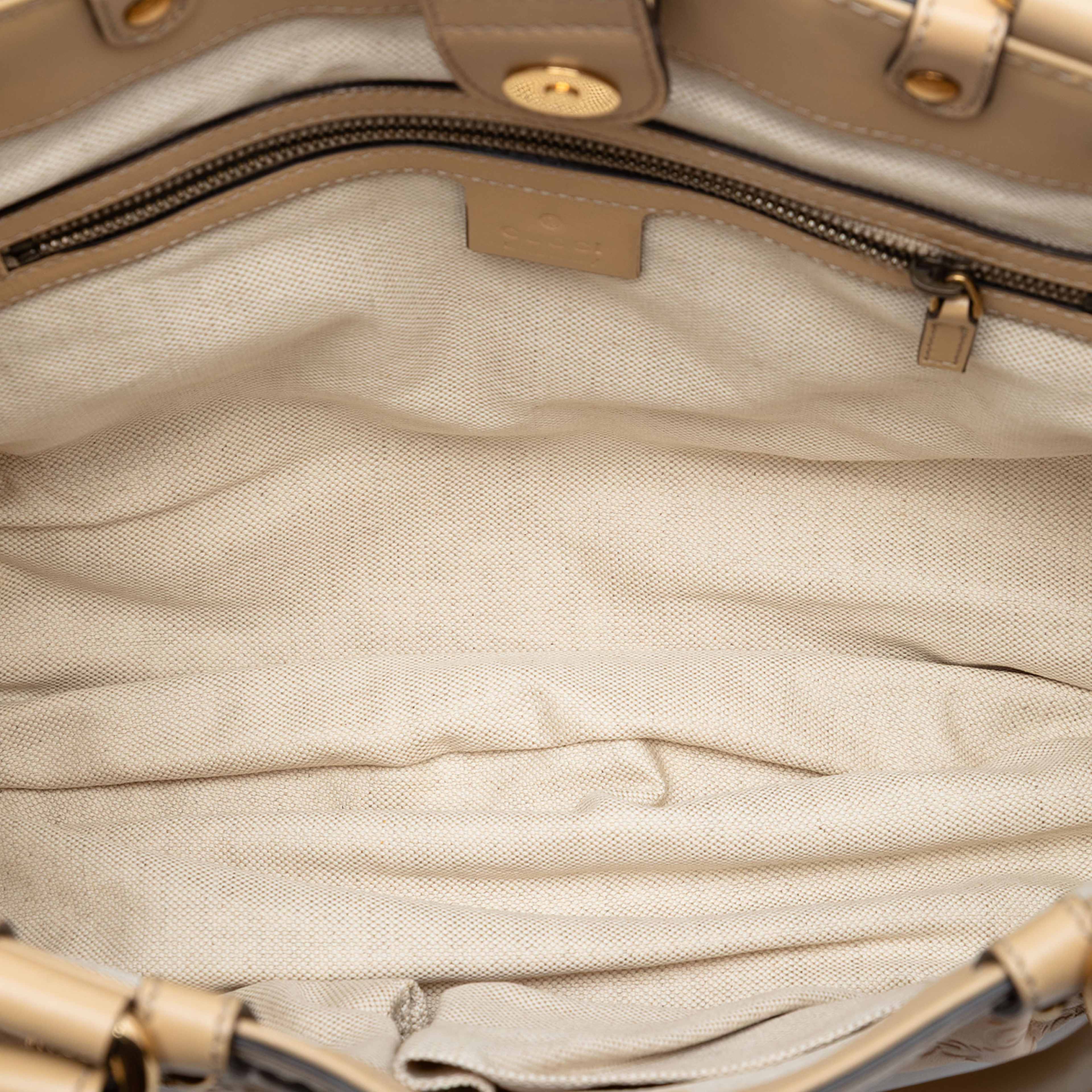 Gucci Guccissima Scarlett Tote, från Luxclusif, i färgen beige. Klicka för att öppna bilden i stort format