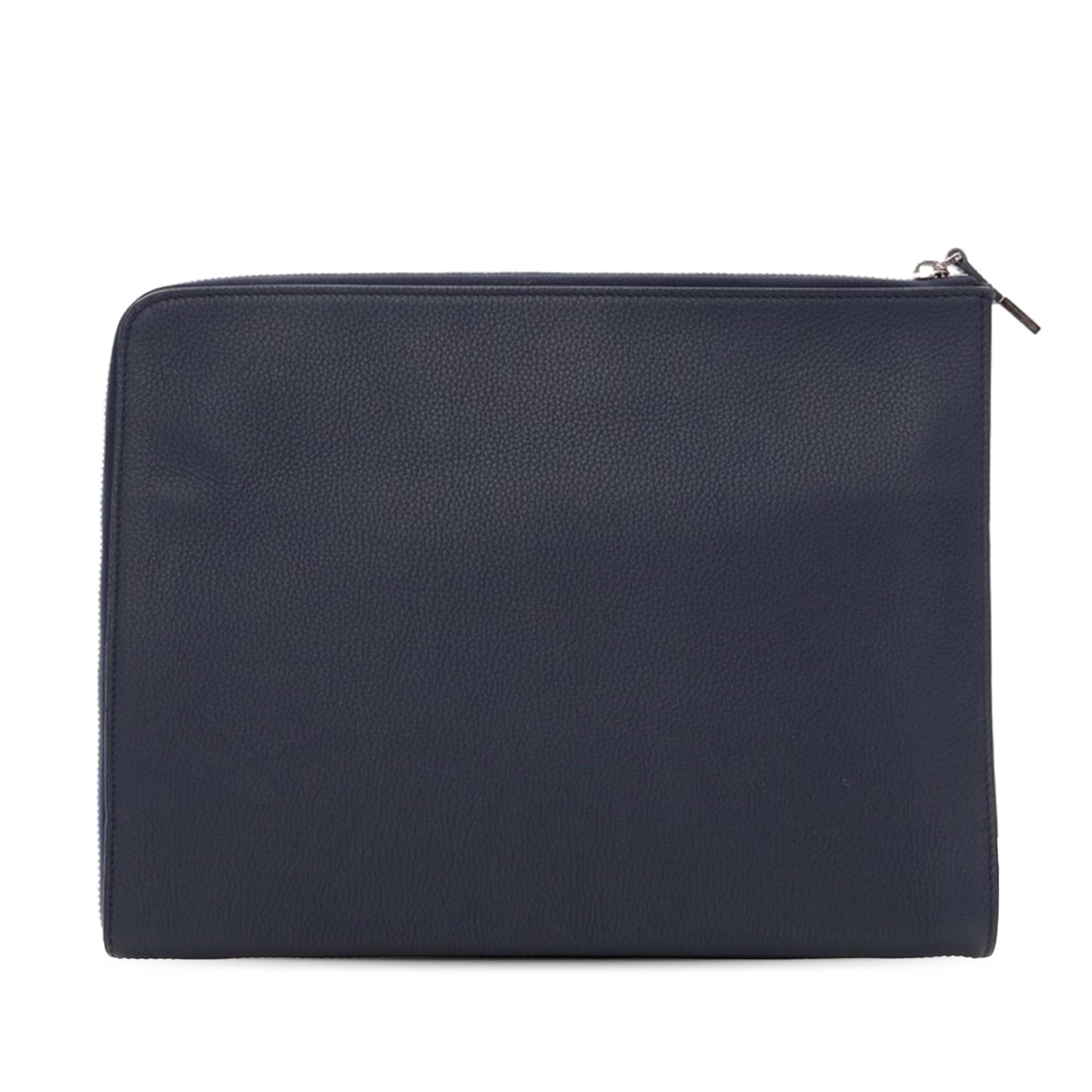 Dior Leather Document Case, från Luxclusif, i färgen navy. Klicka för att öppna bilden i stort format