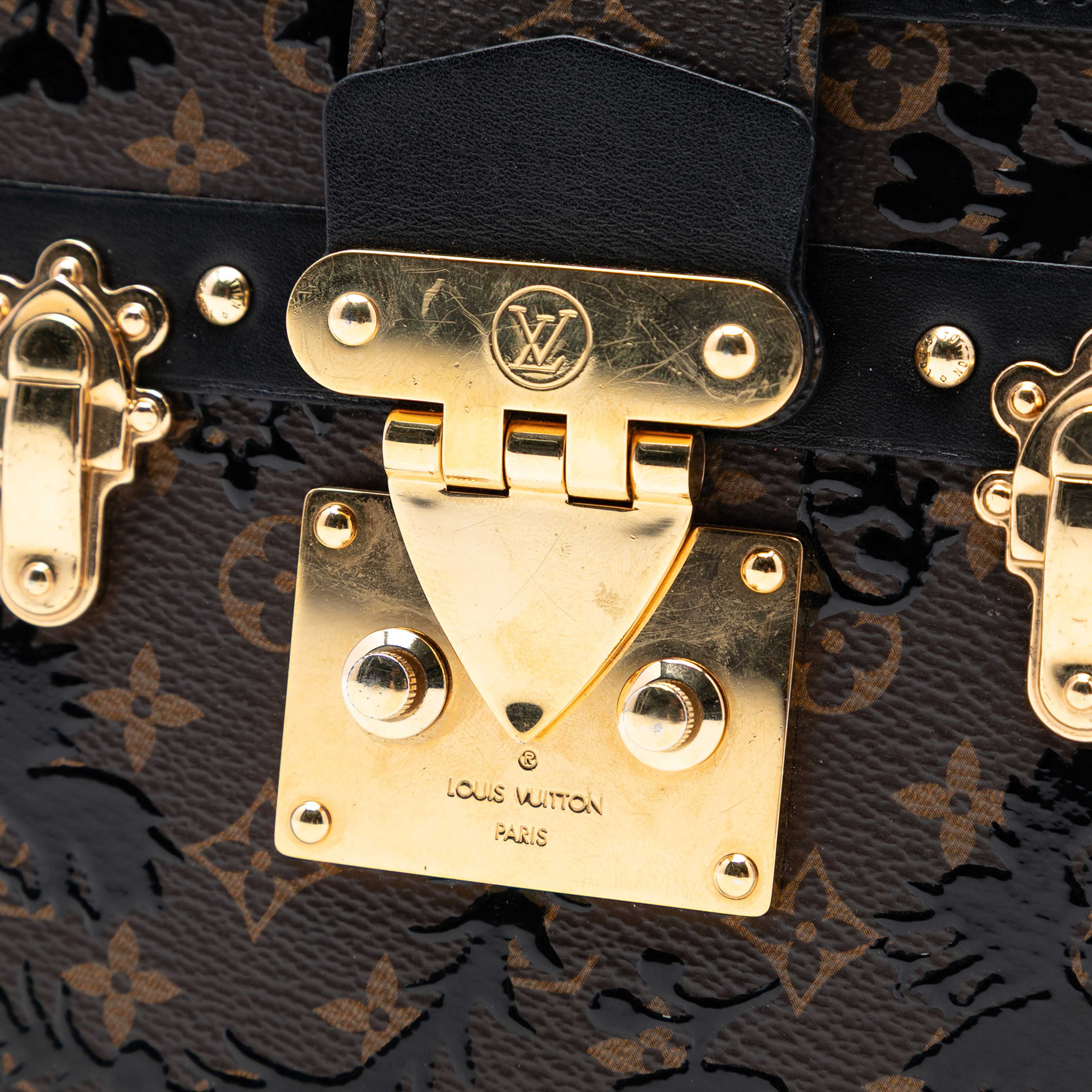 Louis Vuitton Monogram Blossom Petite Malle, från Luxclusif, i färgen brown. Klicka för att öppna bilden i stort format