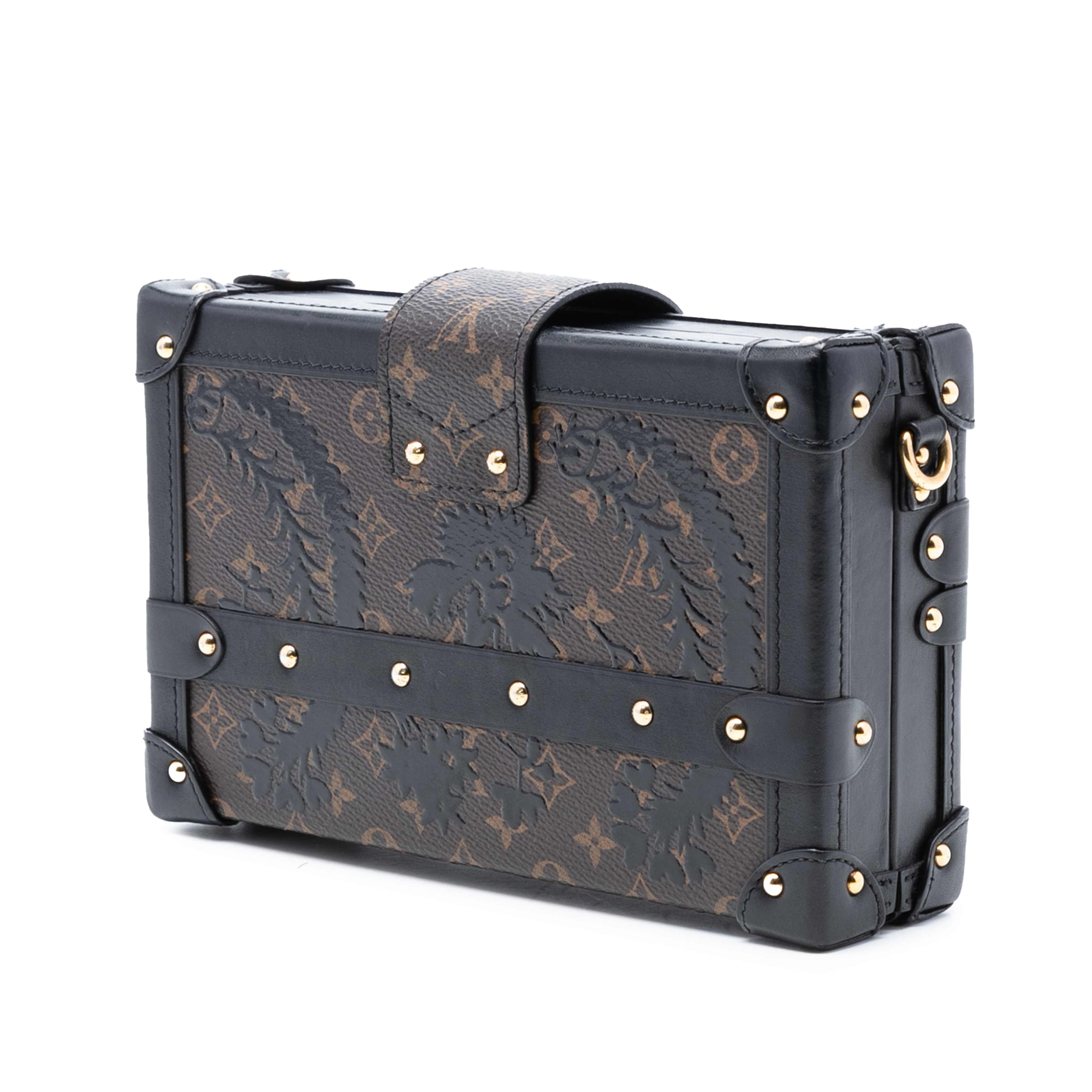 Louis Vuitton Monogram Blossom Petite Malle, från Luxclusif, i färgen brown. Klicka för att öppna bilden i stort format