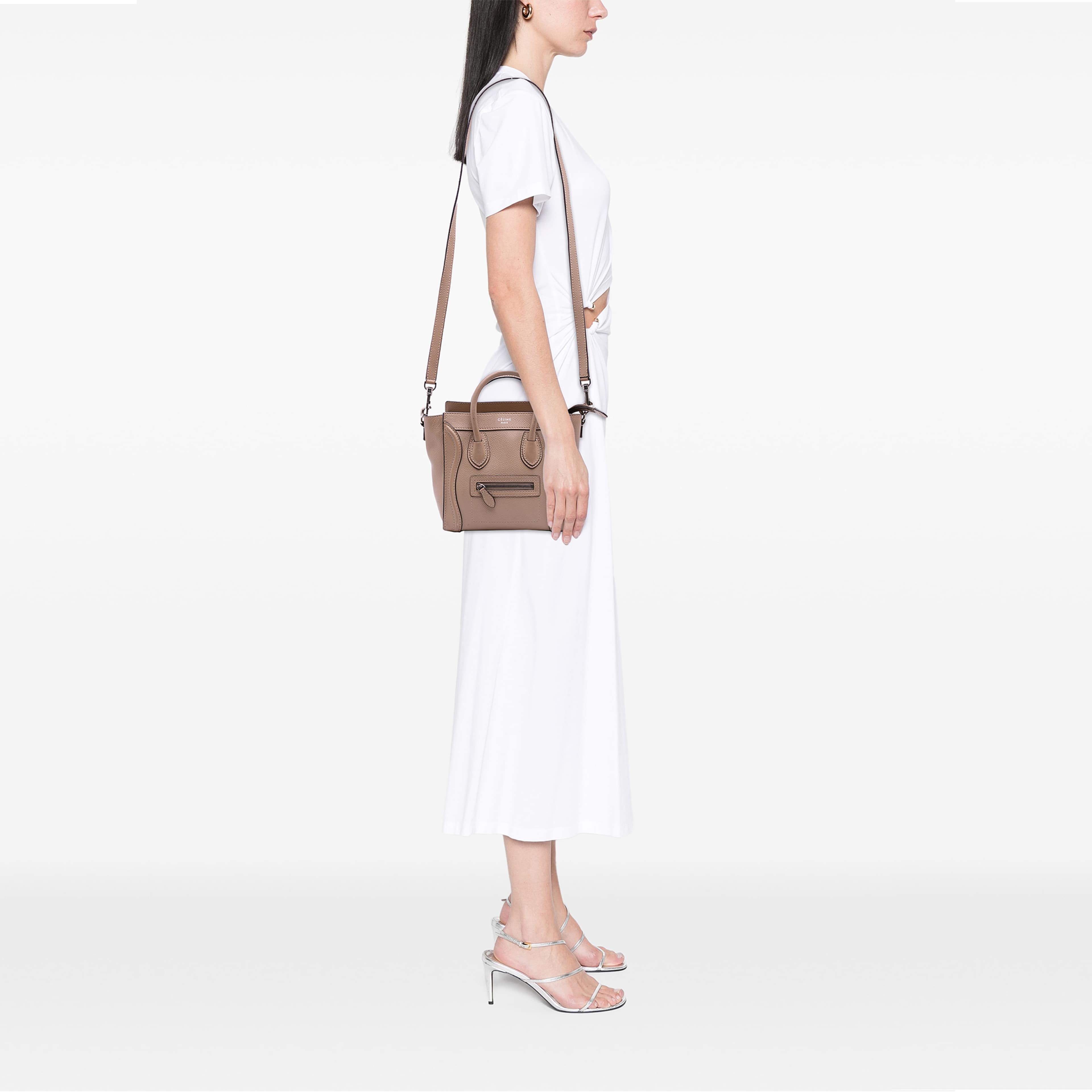Celine Nano Leather Luggage Tote, från Luxclusif, i färgen brun. Klicka för att öppna bilden i stort format