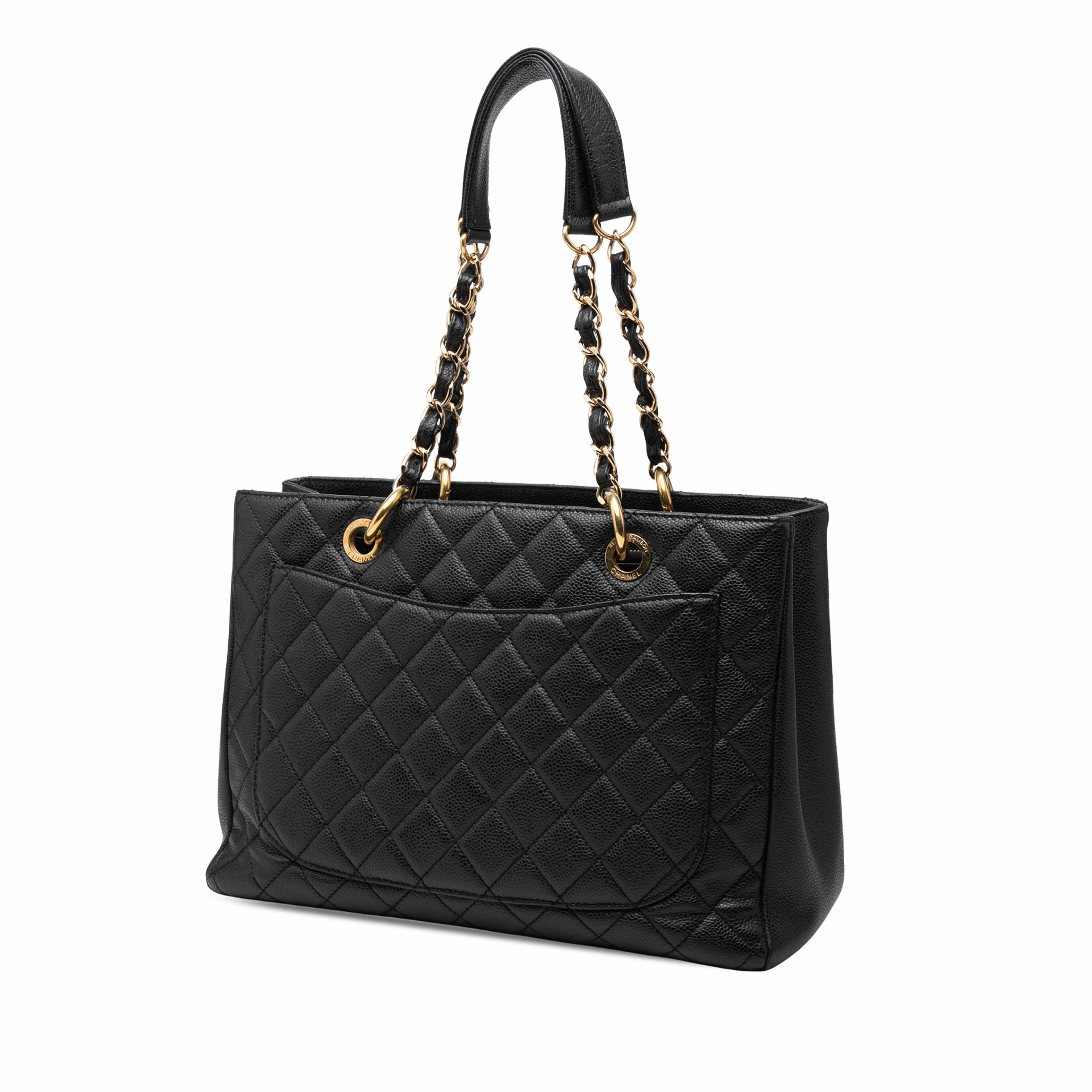 Chanel Caviar Grand Shopping Tote, från Luxclusif, i färgen svart. Klicka för att öppna bilden i stort format