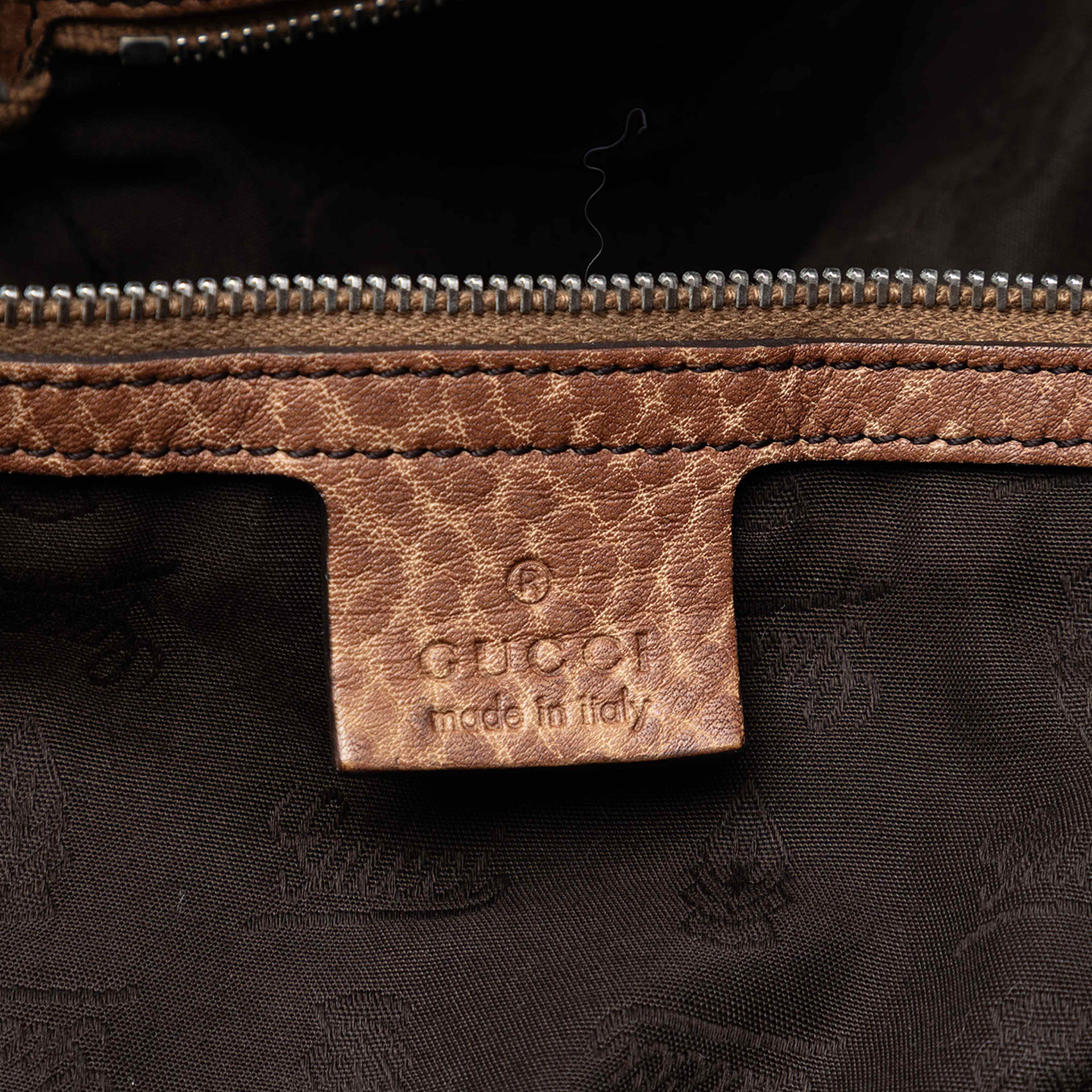 Gucci Medium Gg Canvas Bamboo Bar Tote, från Luxclusif, i färgen beige. Klicka för att öppna bilden i stort format