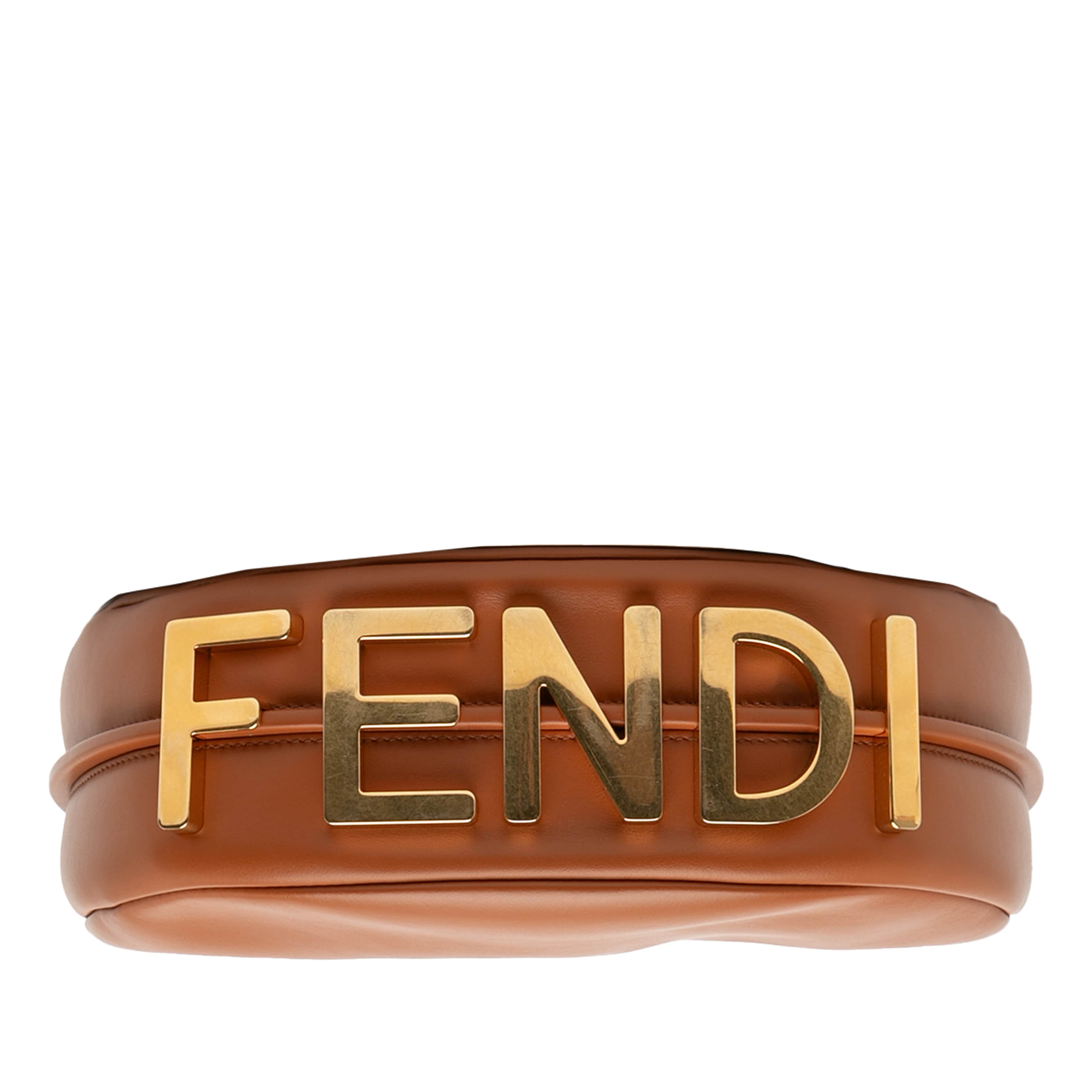 Fendi Small Leather Fendigraphy Hobo, från Luxclusif, i färgen brown. Klicka för att öppna bilden i stort format