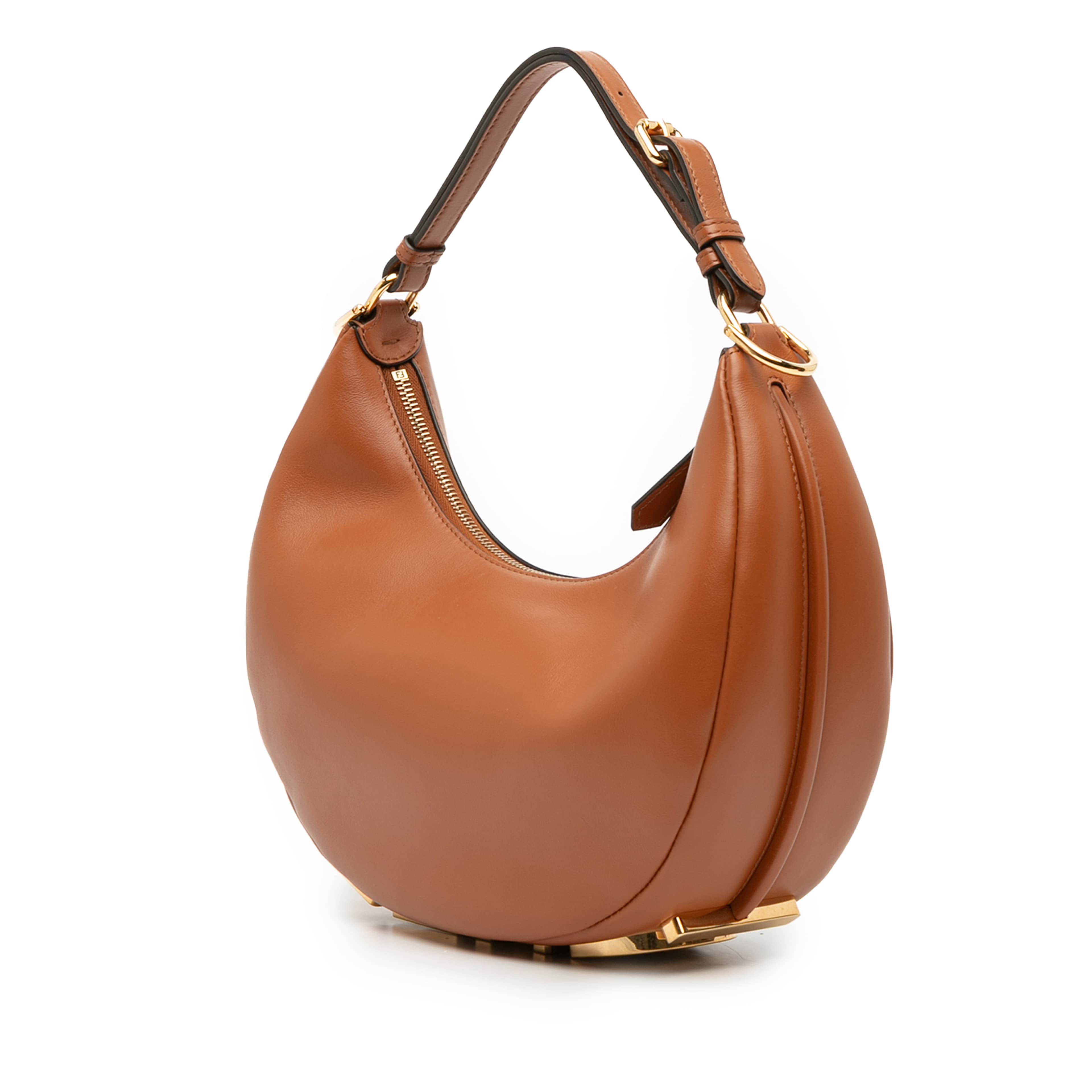 Fendi Small Leather Fendigraphy Hobo, från Luxclusif, i färgen brown. Klicka för att öppna bilden i stort format