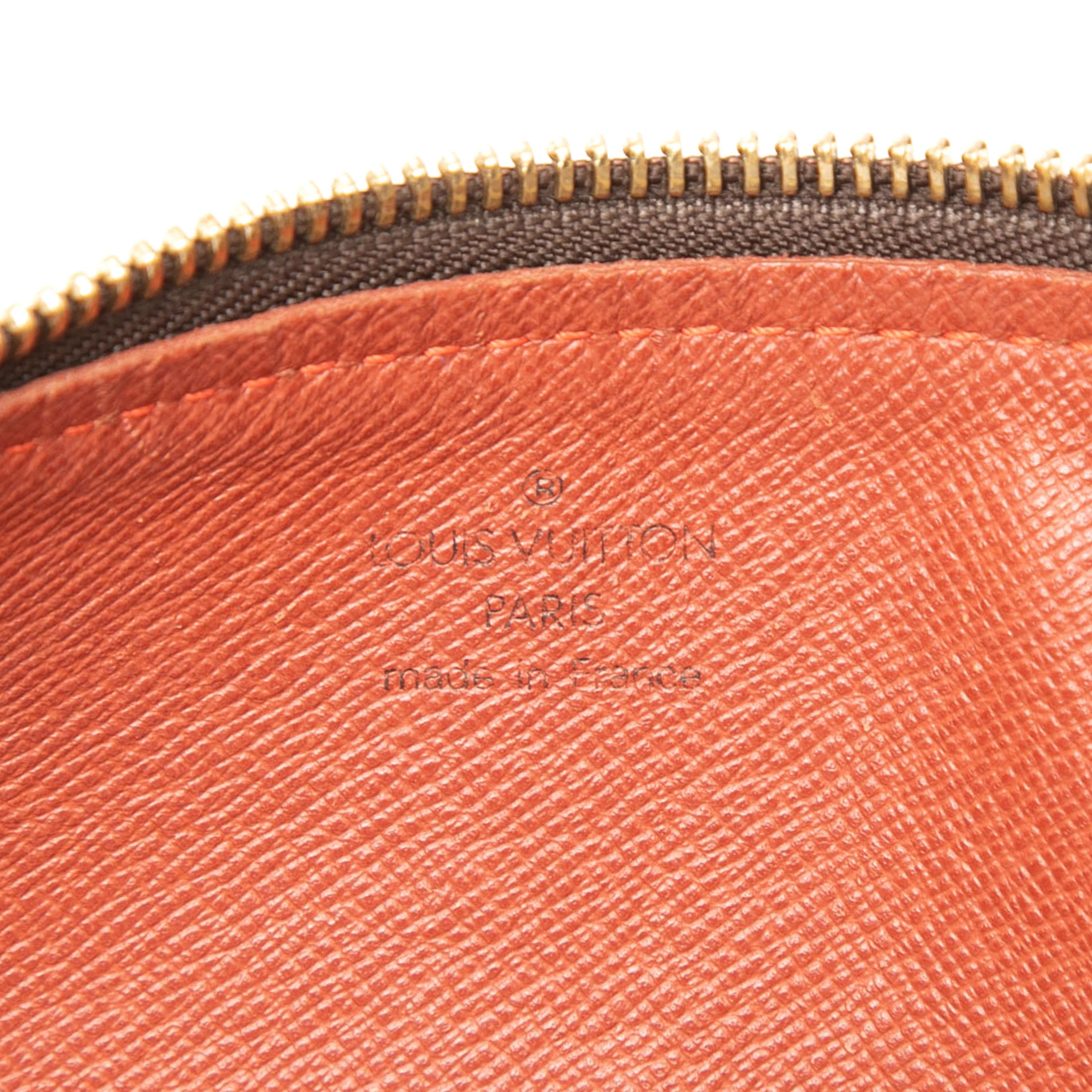 Louis Vuitton Damier Ebene Papillon 30, från Luxclusif, i färgen brown. Klicka för att öppna bilden i stort format
