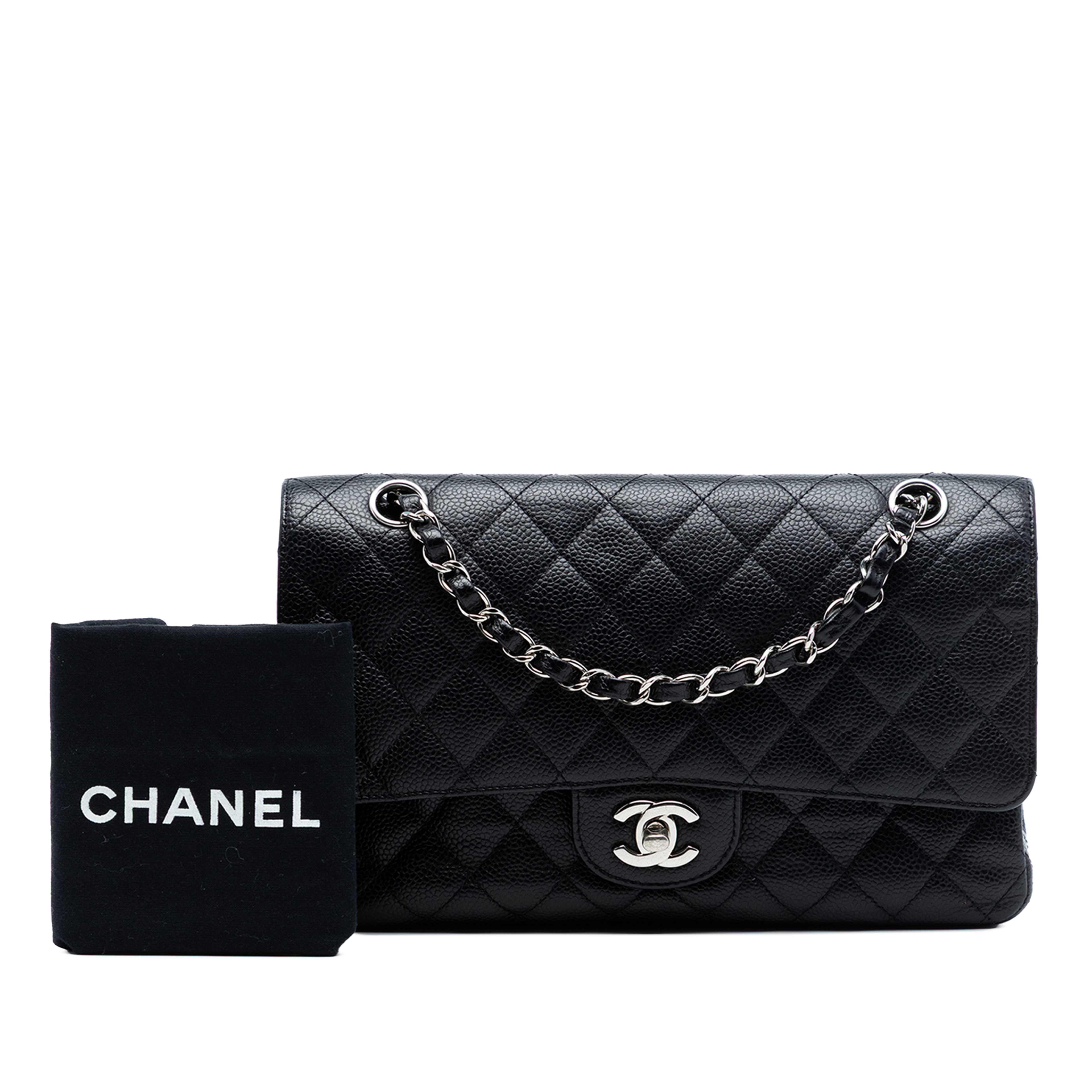 Chanel Medium Classic Caviar Double Flap, från Luxclusif, i färgen svart. Klicka för att öppna bilden i stort format