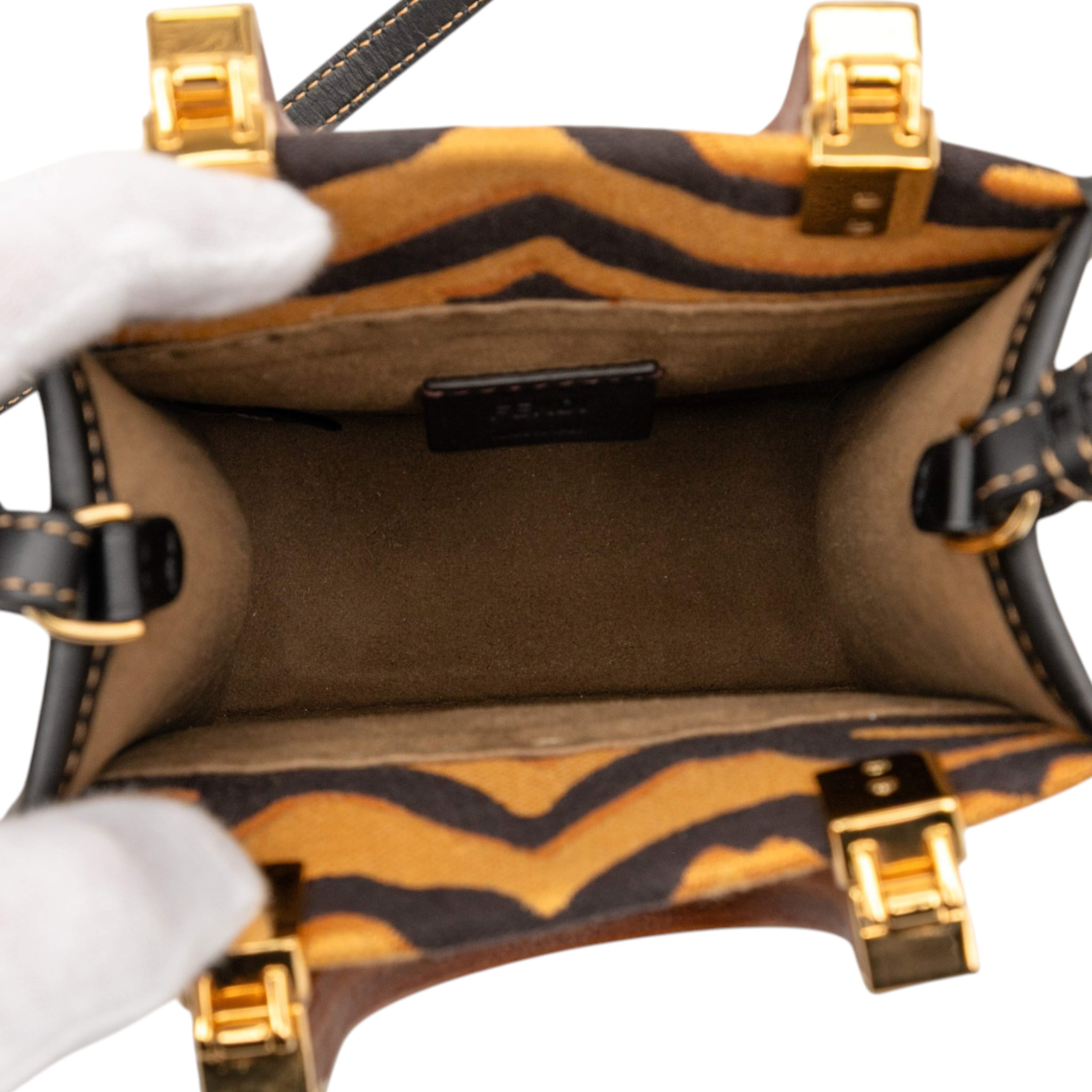 Fendi Mini Embroidered Canvas Tiger Print Sunshine Shopper Tote, från Luxclusif, i färgen brown. Klicka för att öppna bilden i stort format