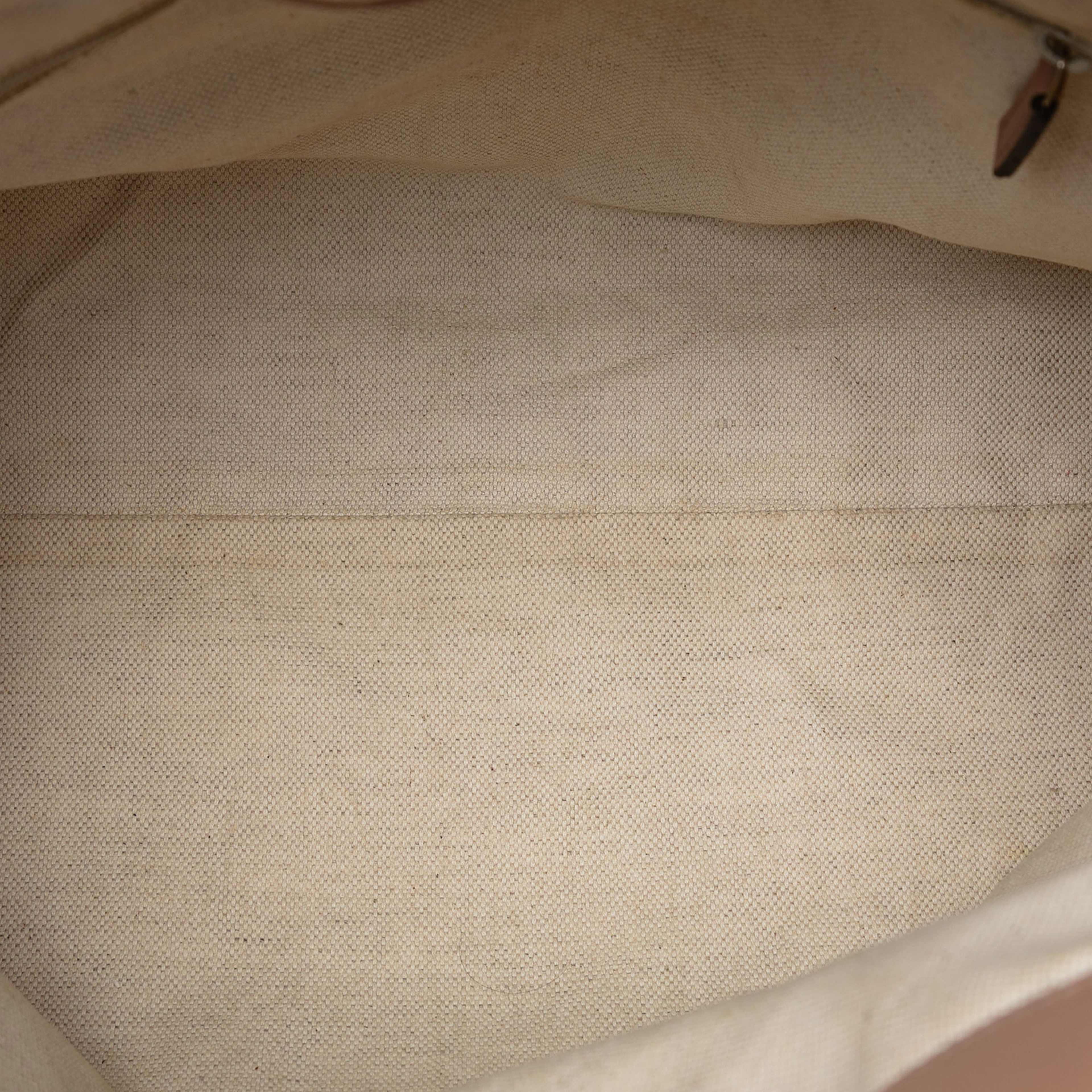 Gucci Medium Diamante Canvas Sukey Tote, från Luxclusif, i färgen beige. Klicka för att öppna bilden i stort format