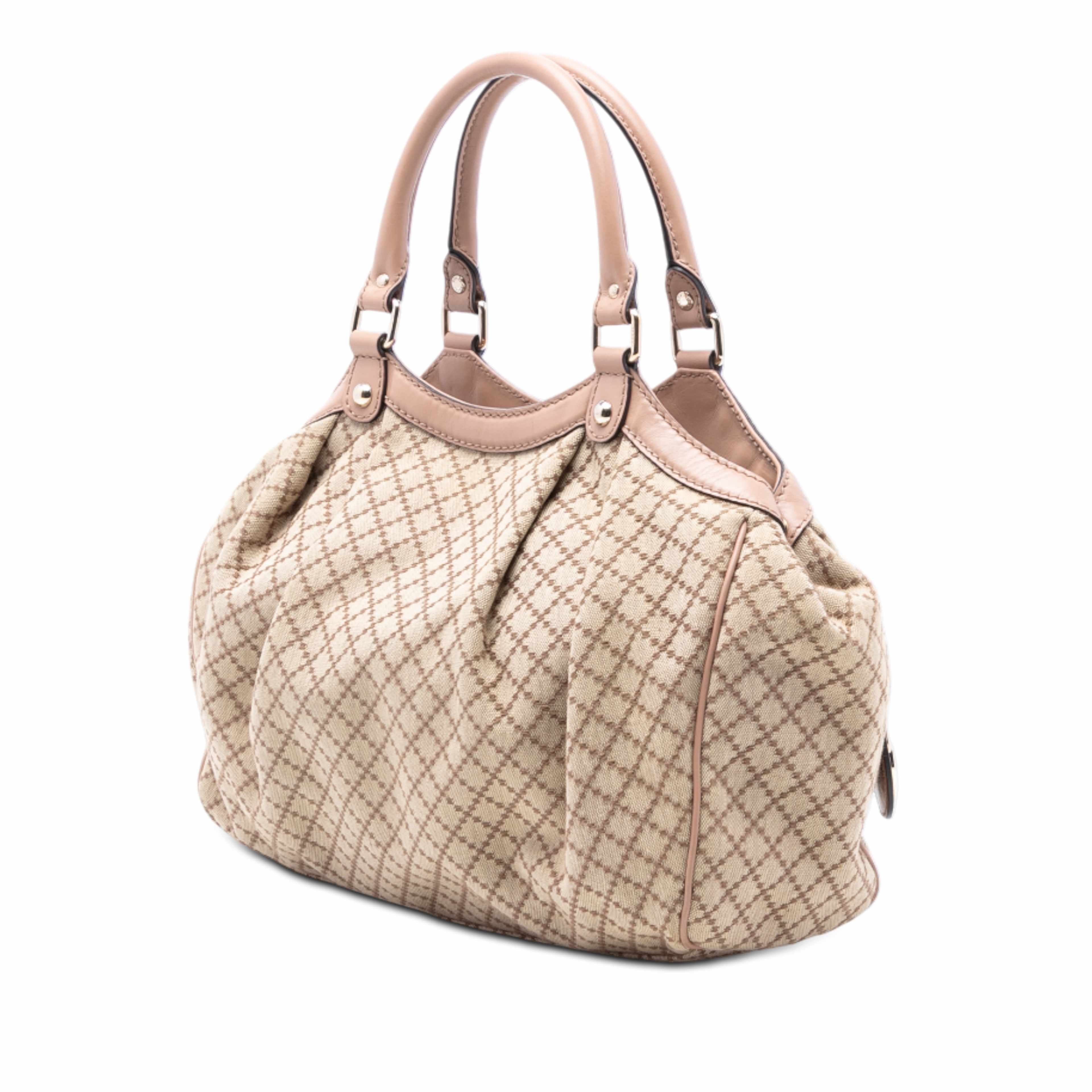 Gucci Medium Diamante Canvas Sukey Tote, från Luxclusif, i färgen beige. Klicka för att öppna bilden i stort format