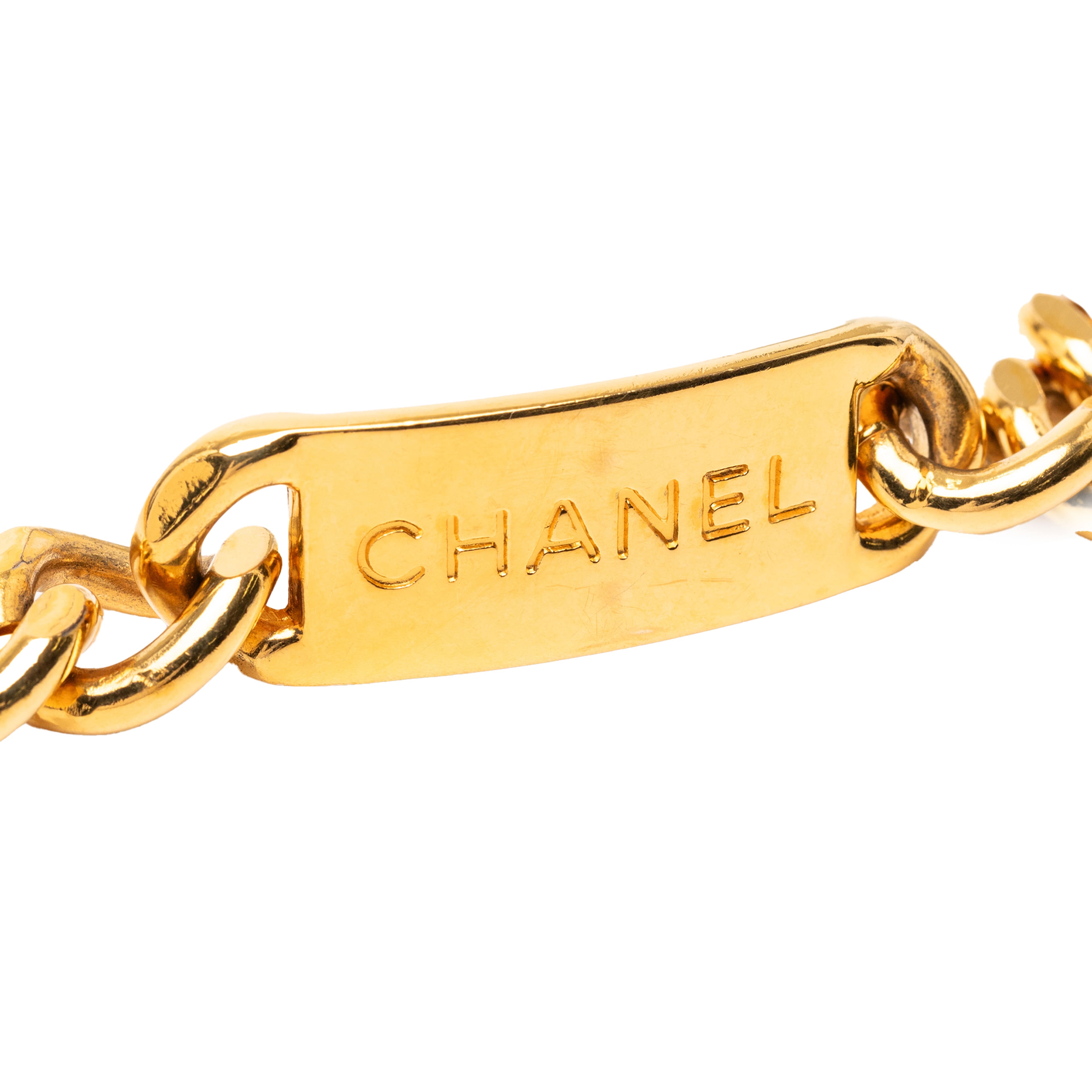 Chanel Gold Plated Cc Medallion Chain Belt, från Luxclusif, i färgen gold. Klicka för att öppna bilden i stort format
