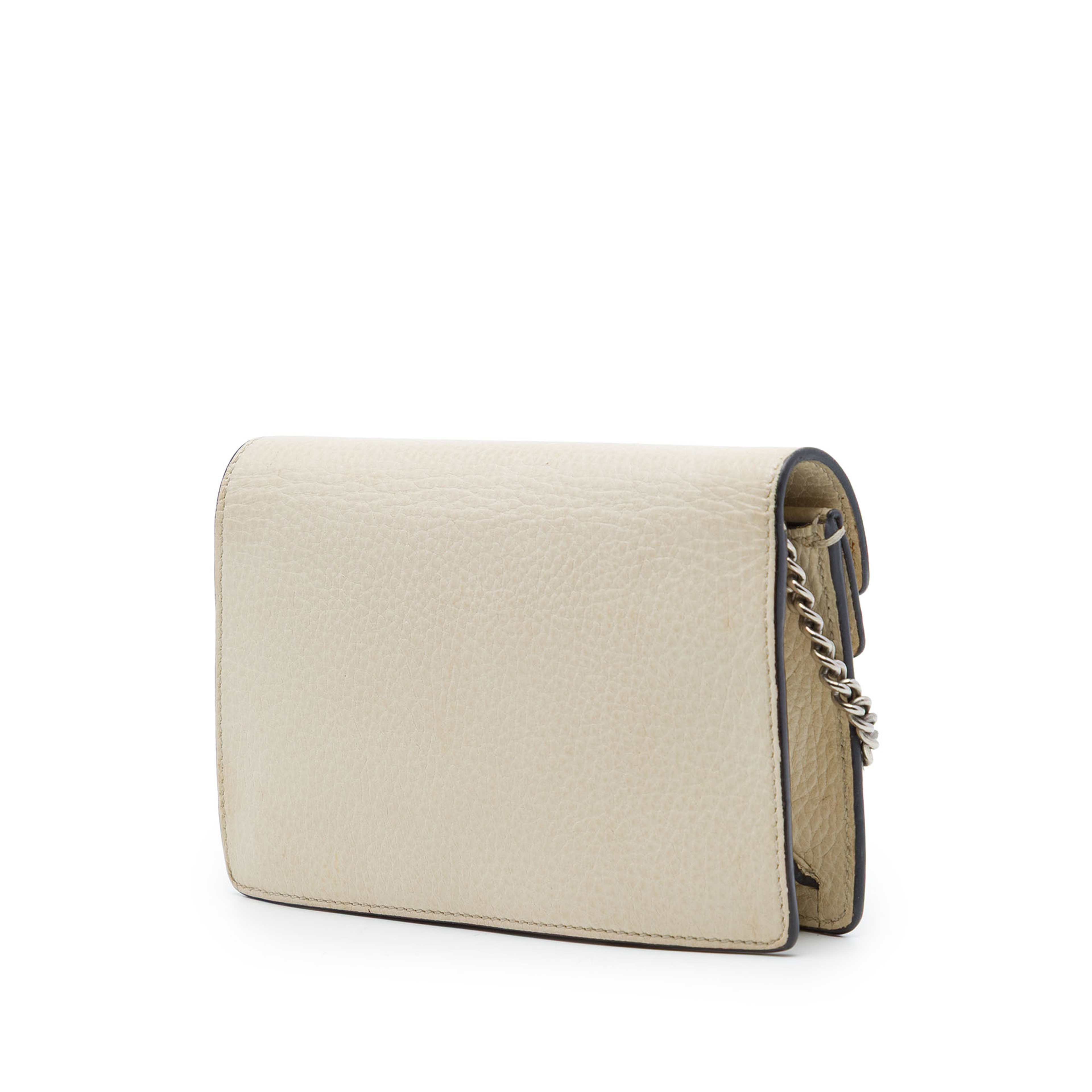 Gucci Mini Calfskin Dionysus Crossbody, från Luxclusif, i färgen brun. Klicka för att öppna bilden i stort format