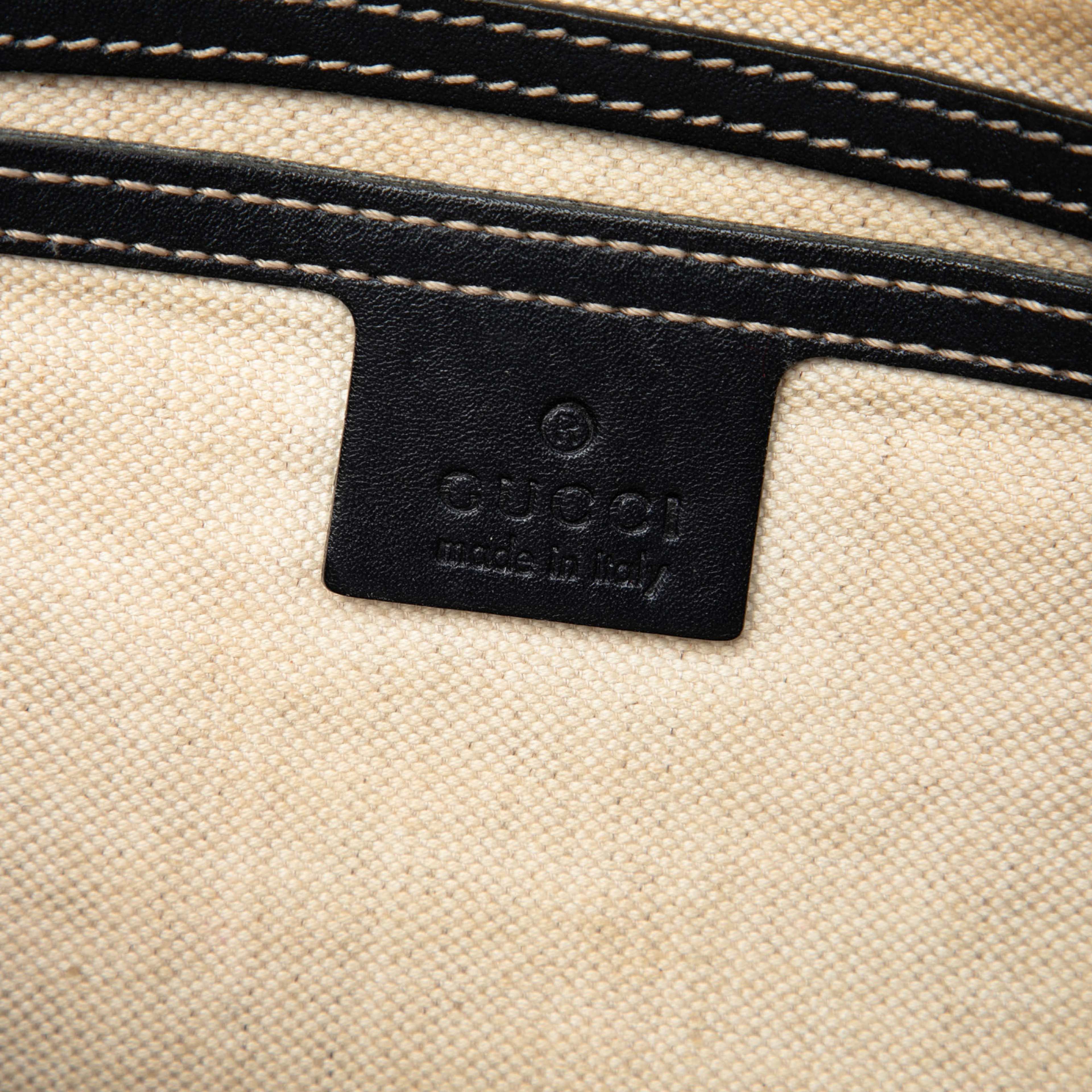 Gucci Gg Supreme Crossbody, från Luxclusif, i färgen beige. Klicka för att öppna bilden i stort format