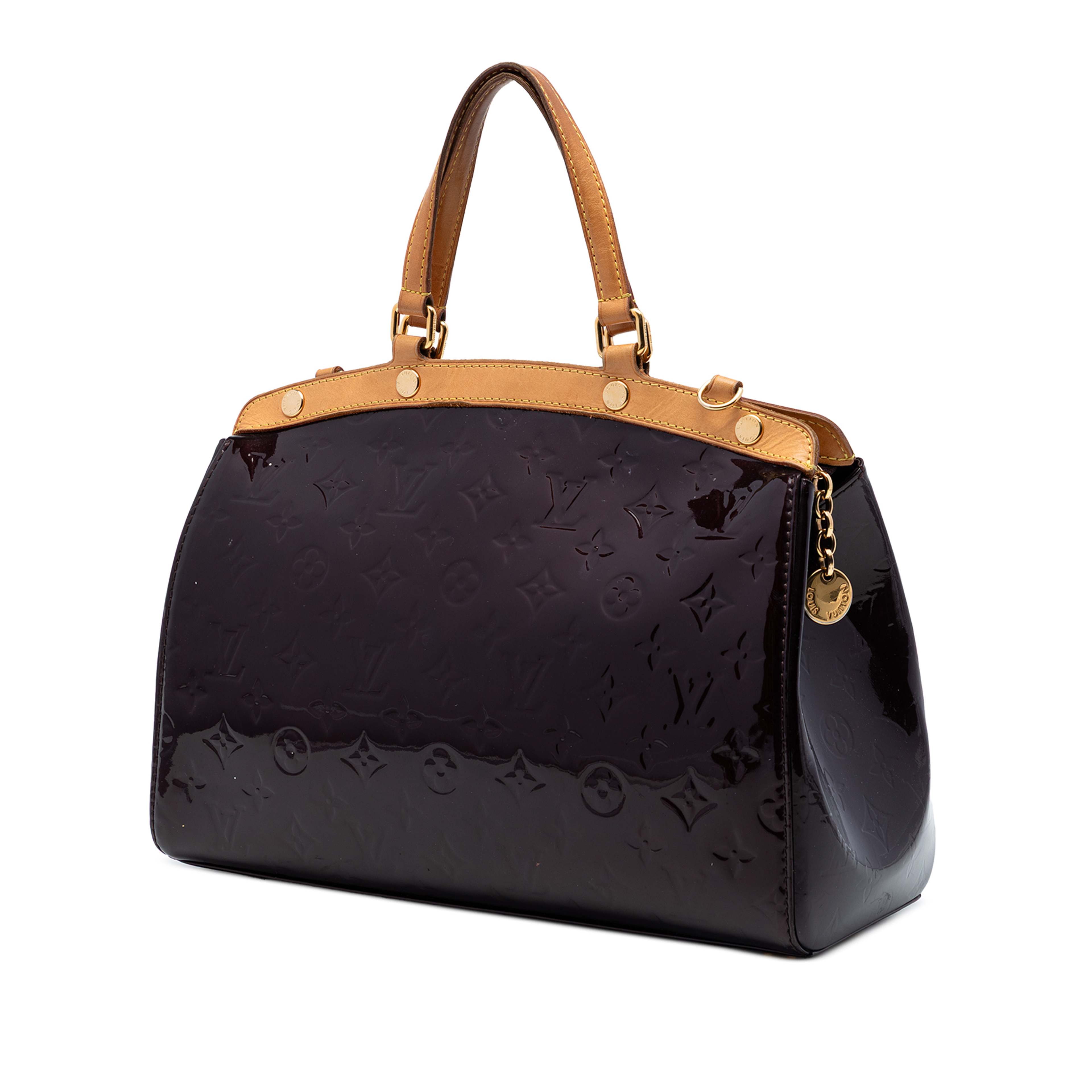 Louis Vuitton Monogram Vernis Brea Mm, från Luxclusif, i färgen purple. Klicka för att öppna bilden i stort format
