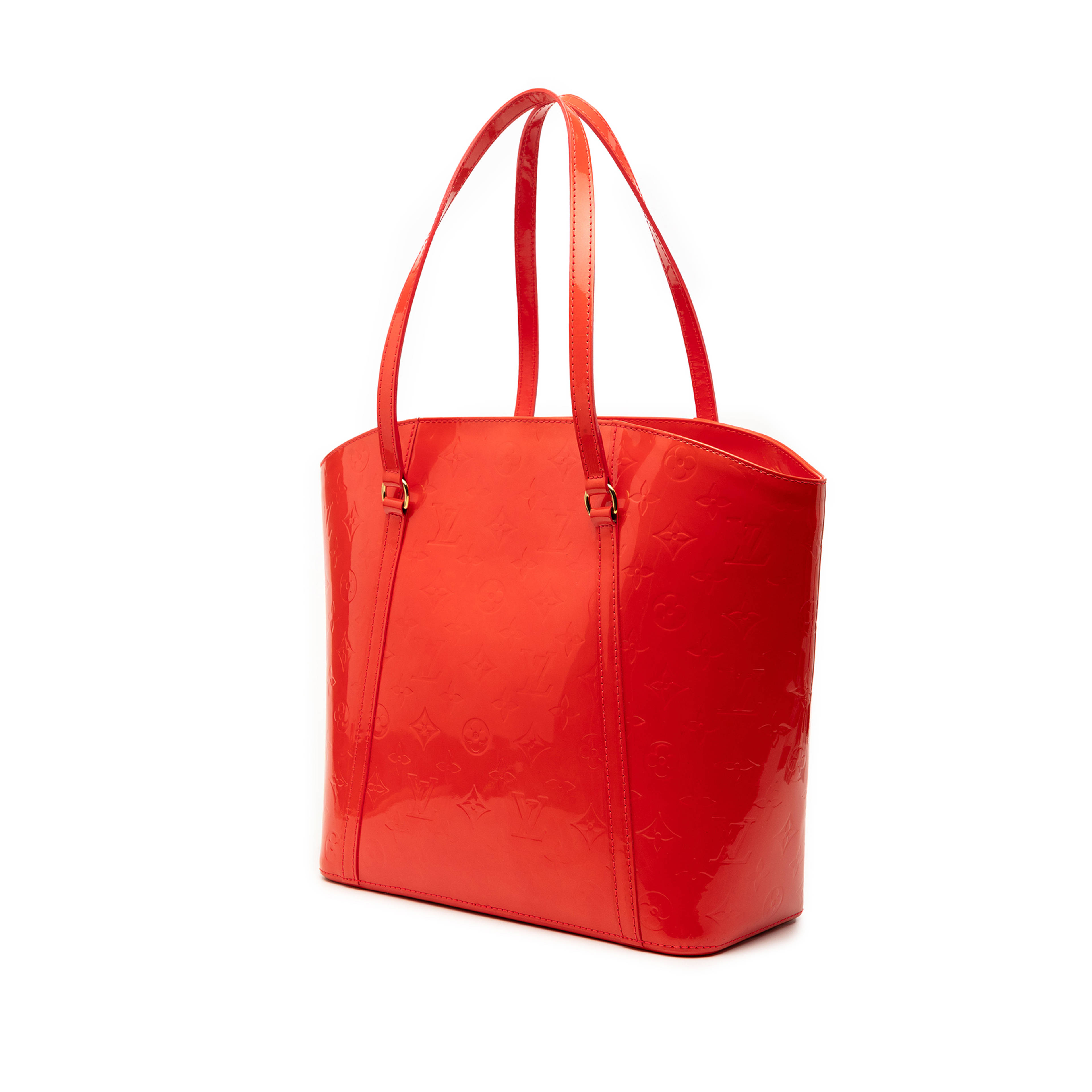 Louis Vuitton Monogram Vernis Avalon Gm, från Luxclusif, i färgen röd. Klicka för att öppna bilden i stort format